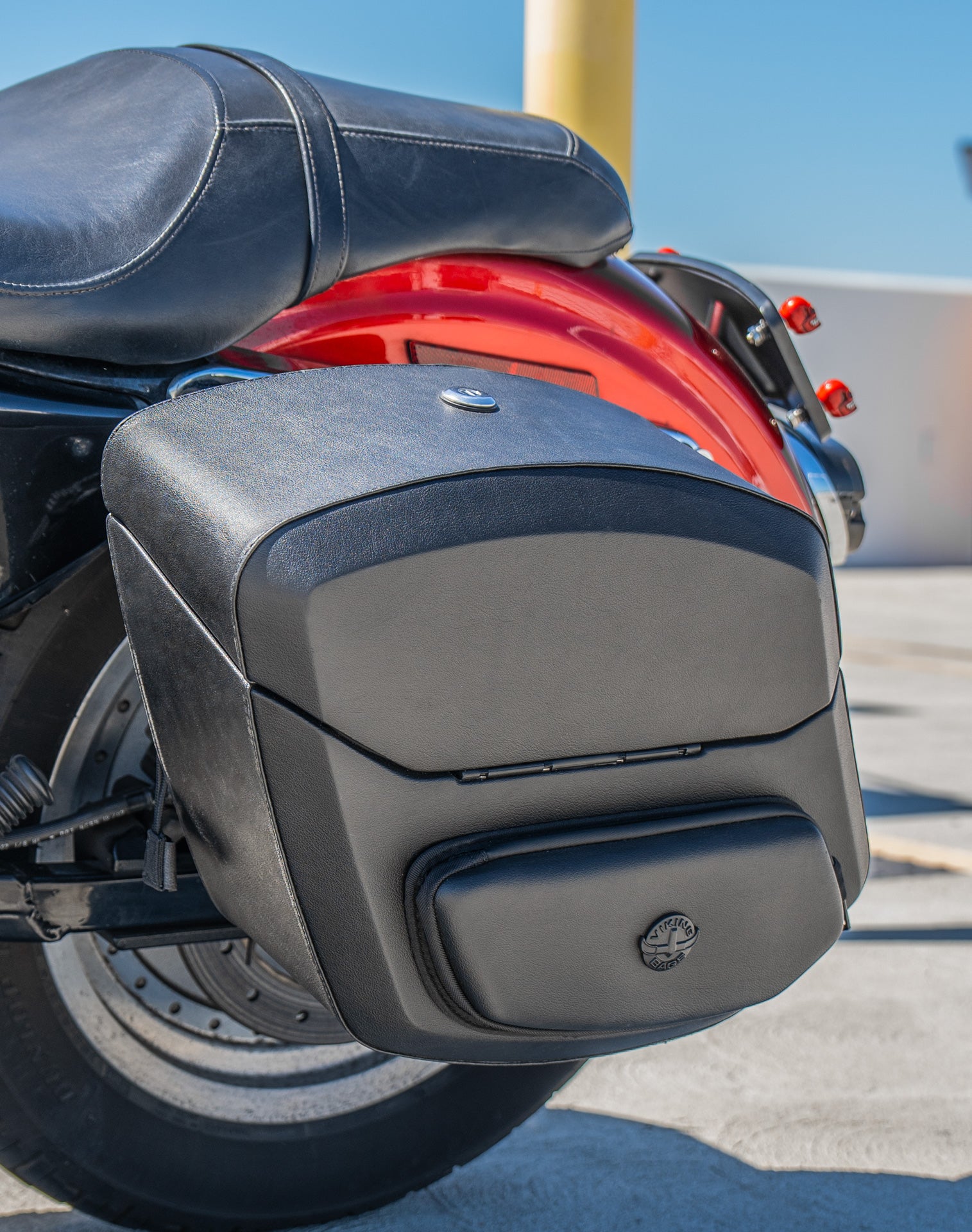 12L - Ironclad Quick Mount Medium Harley Sportster 883 Custom XL883C Hard Solo Saddlebag (Left Only) Lifestyle