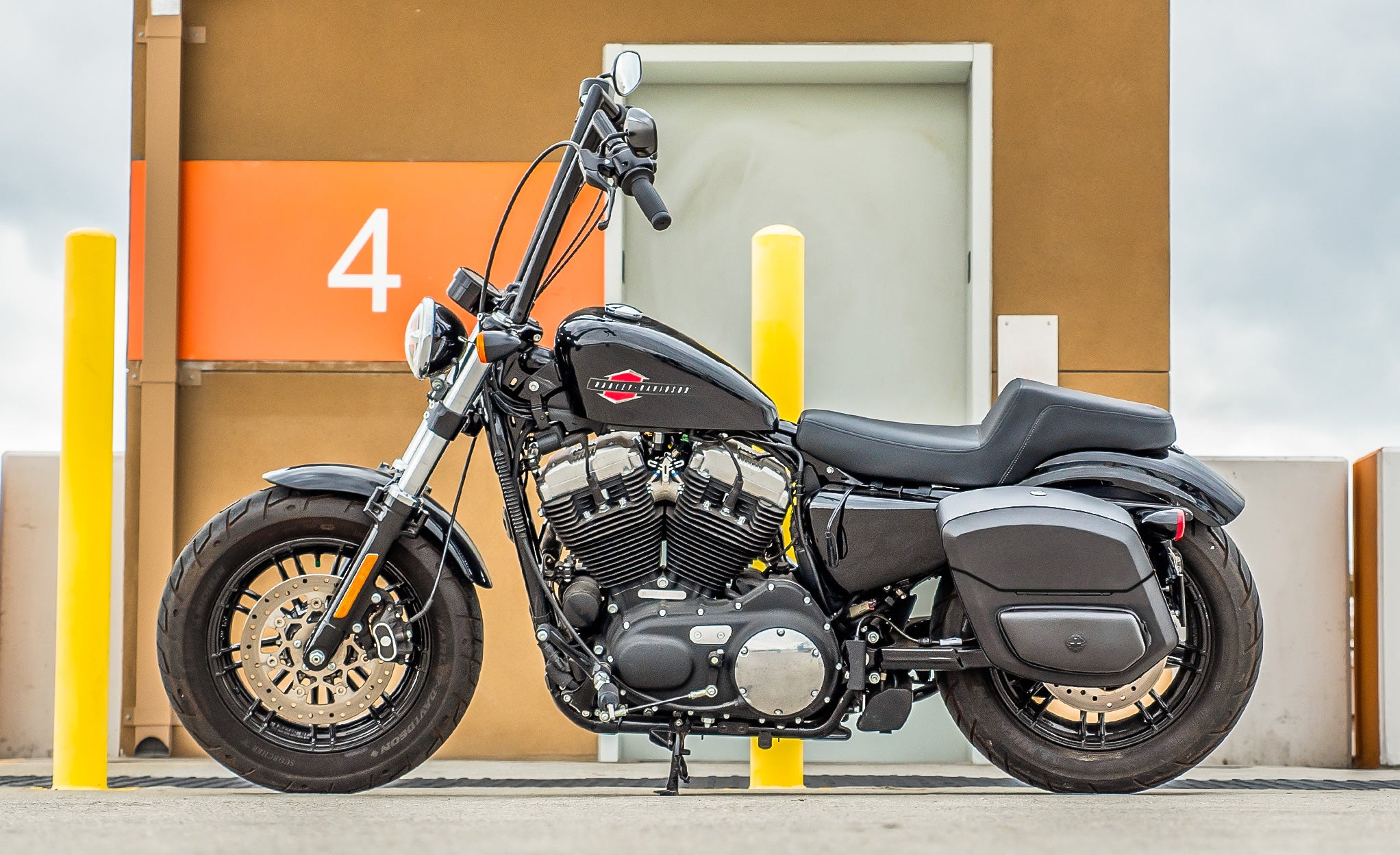 12L - Ironclad Quick Mount Medium Harley Sportster Forty Eight 48 Hard Solo Saddlebag (Left Only) @expand