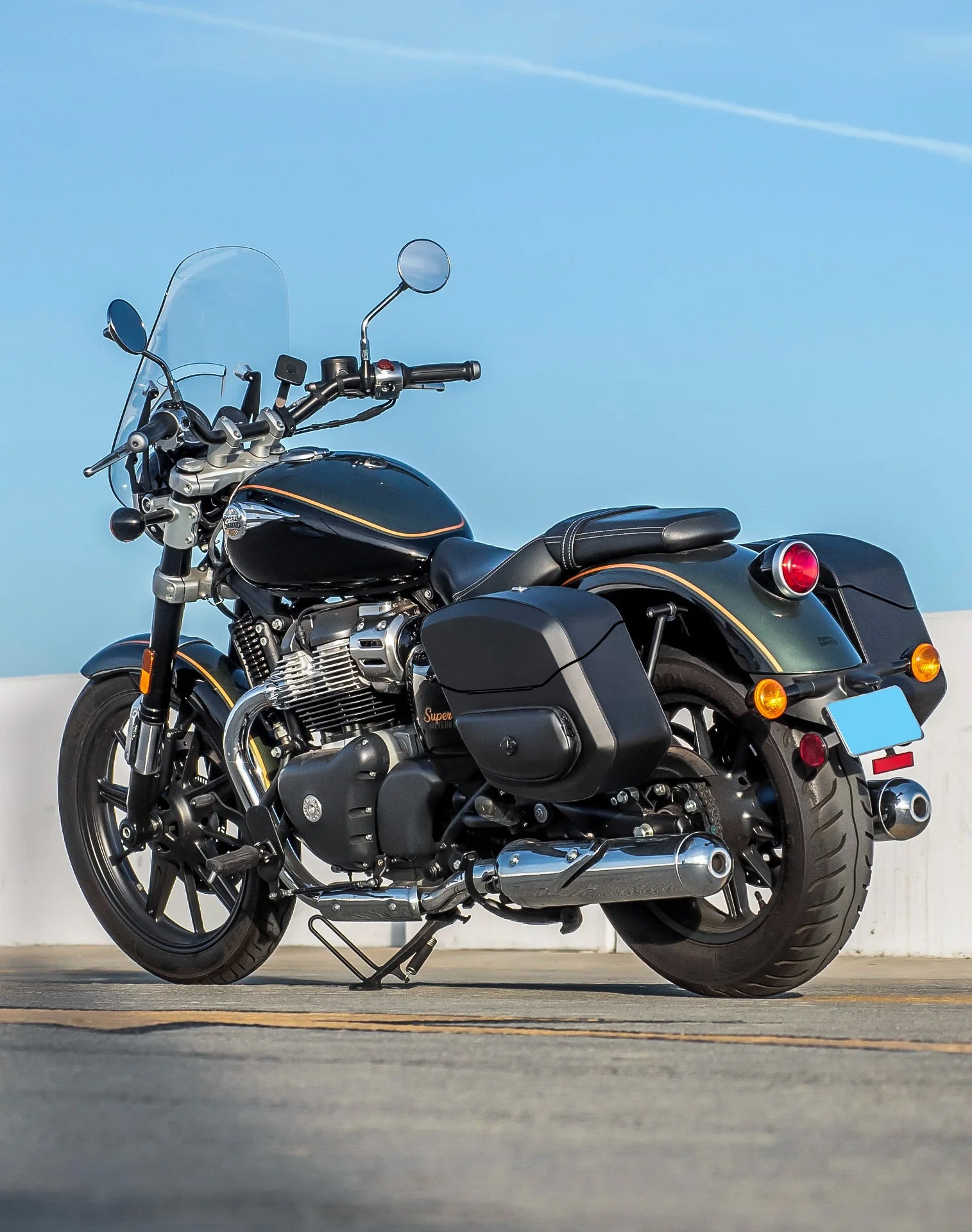 12L - Ironclad Quick-Mount Medium Royal Enfield Super Meteor 650 Hard Solo Saddlebag (Left Only) v1