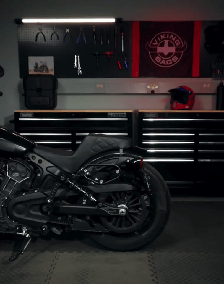 20L - Ironclad Quick Mount Medium Triumph Street Scrambler Hard Solo Saddlebag (Left Only) GIF