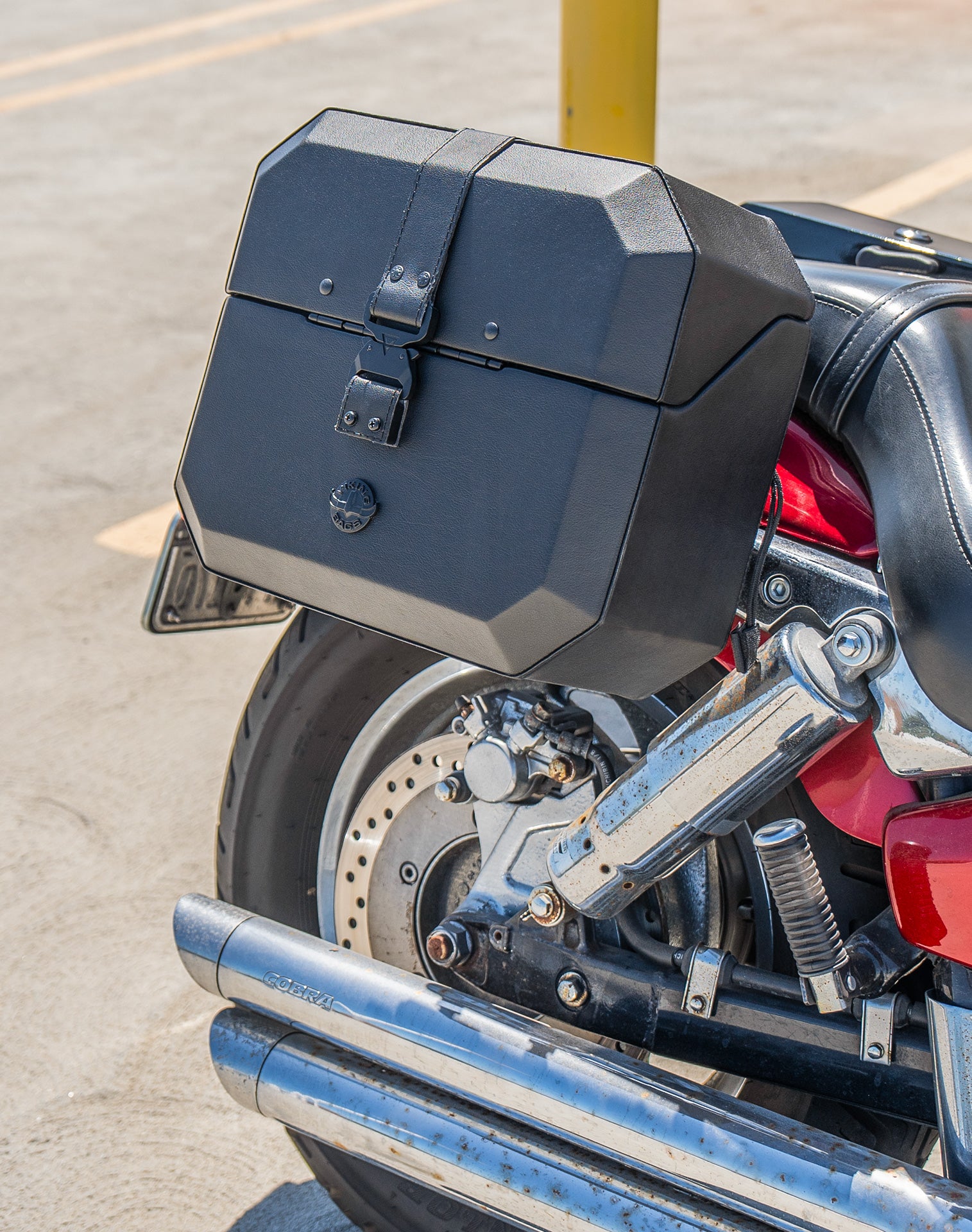 20L - Outlaw Quick-Mount Small Honda VTX 1300 C Leather Wrapped Hard Saddlebags Life Style 3