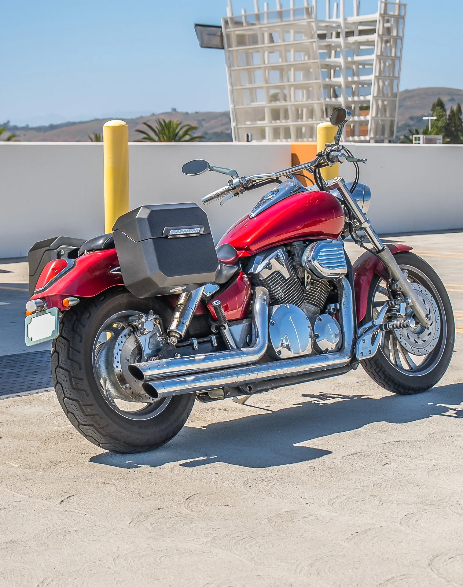 20L - Outlaw Quick-Mount Small Honda VTX 1300 C Matte Hard Saddlebags Life Style 1