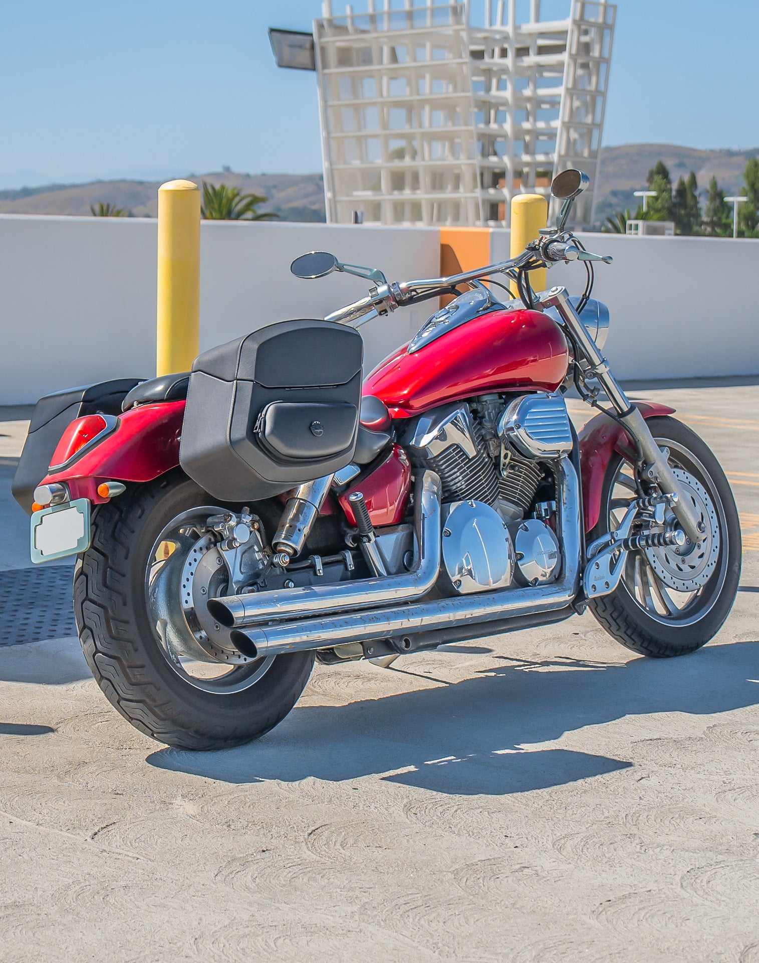 24L - Ironclad Quick-Mount Medium Honda VTX 1300 C Leather Wrapped Hard Saddlebags Life Style 1