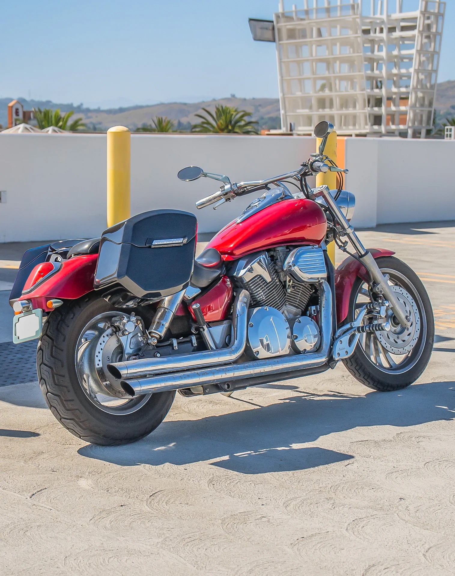 24L - Ironclad Quick-Mount Medium Honda VTX 1300 C Painted Hard Saddlebags Life Style 1