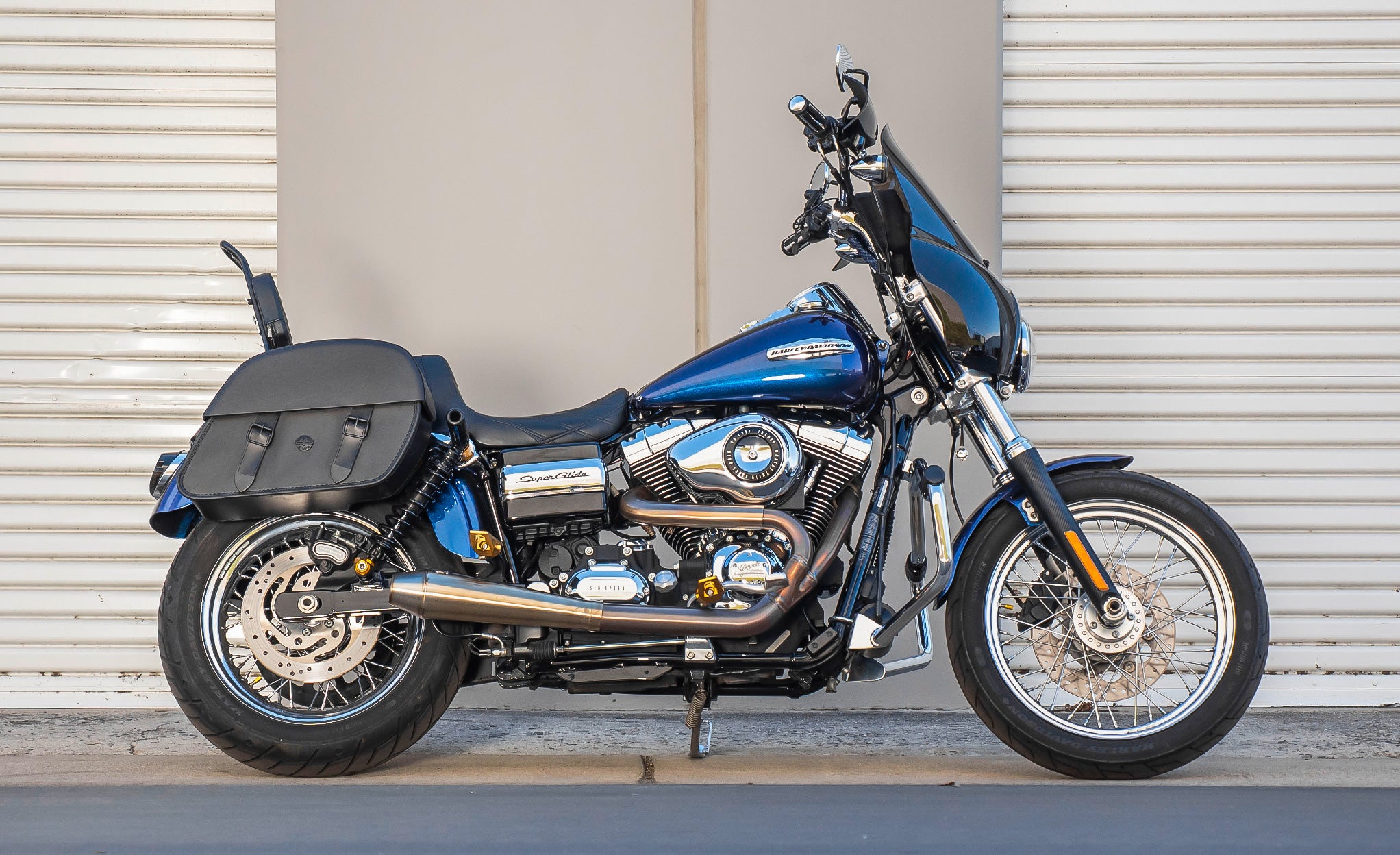 26L - Baelor Large Shock-Cutout Leather Saddlebags for Harley Dyna Super Glide Custom FXDC/I @expand