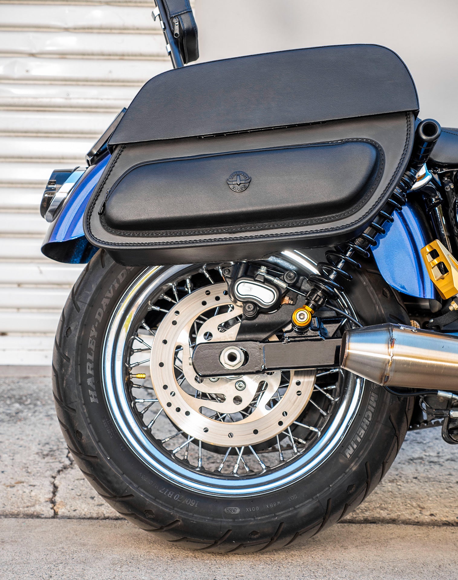 26L - Pantheon Large Shock Cutout Leather Saddlebags for Harley Dyna Super Glide FXD/I v3