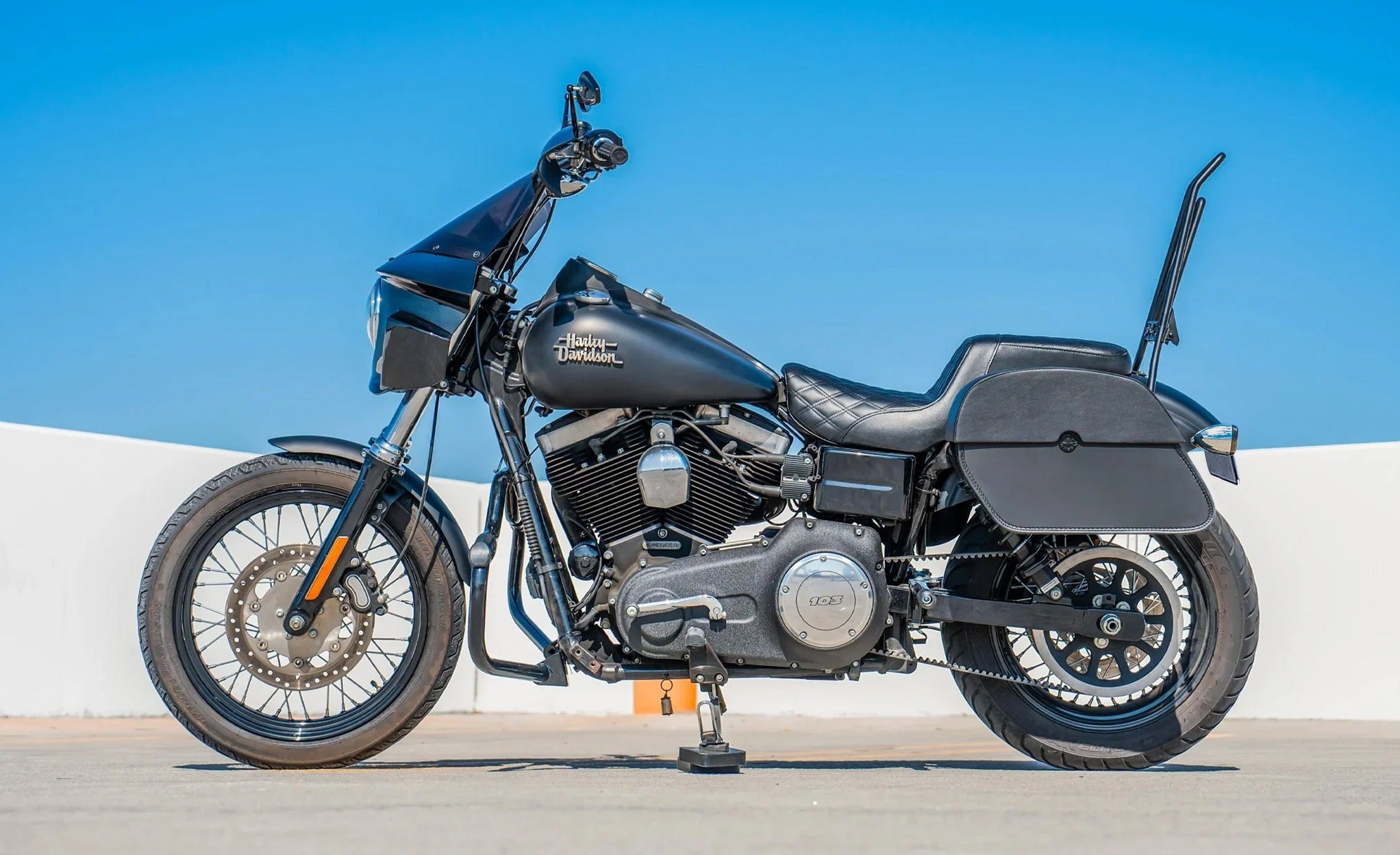 32L - Panzer Large Hard Mount Shock Cutout Saddlebags for Harley Dyna Street Bob FXDB/I Lifestyle @expand