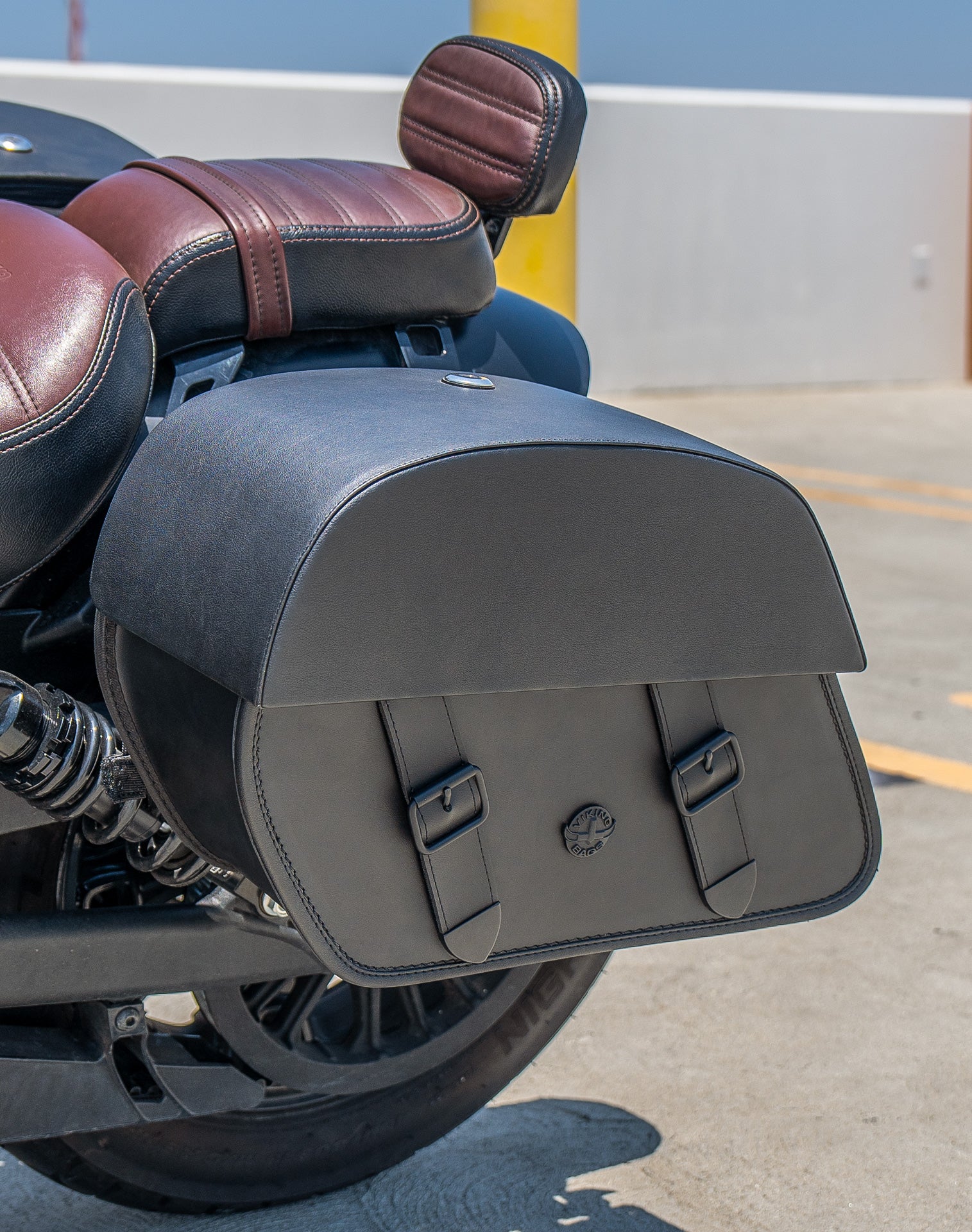 28L - Baelor Medium Quick Mount Indian Scout Bobber Motorcycle Saddlebags v3