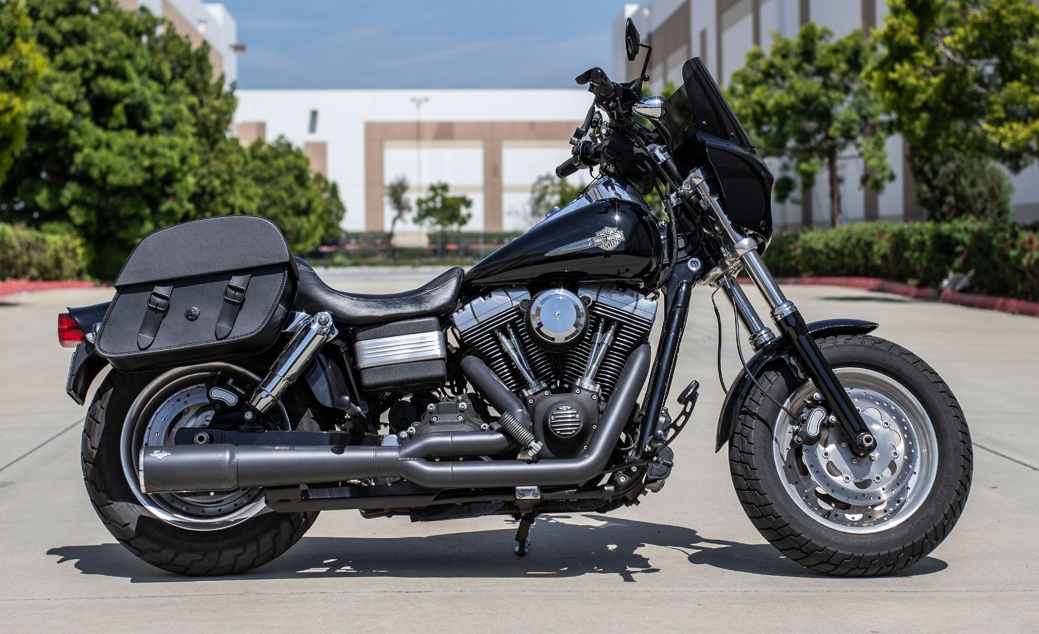 28L - Baelor Medium Quick Mount Motorcycle Saddlebags For Harley Davidson Dyna Fat Bob FXDF/SE @expand