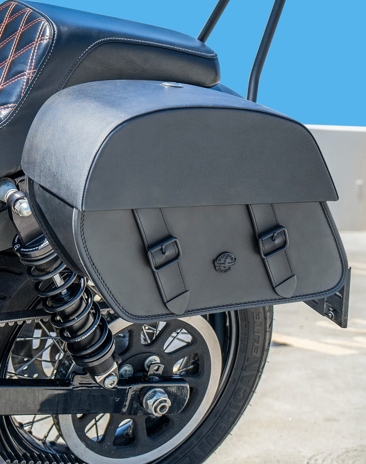 28L - Baelor Medium Quick Mount Motorcycle Saddlebags For Harley Davidson Dyna Street Bob FXDB/I Lifestyle