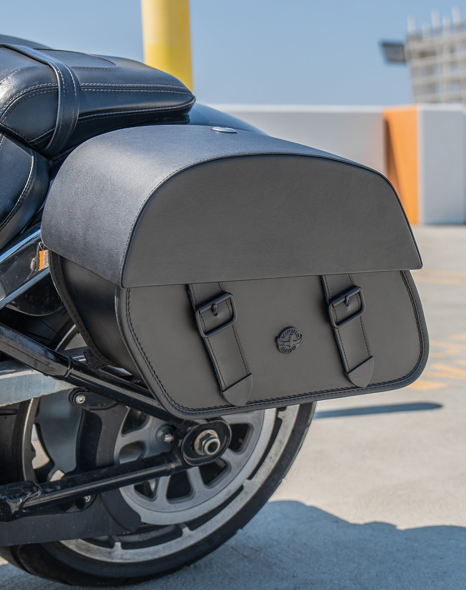 28L - Baelor Medium Quick Mount Motorcycle Saddlebags For Harley Softail Fat Boy FLFB/S v3