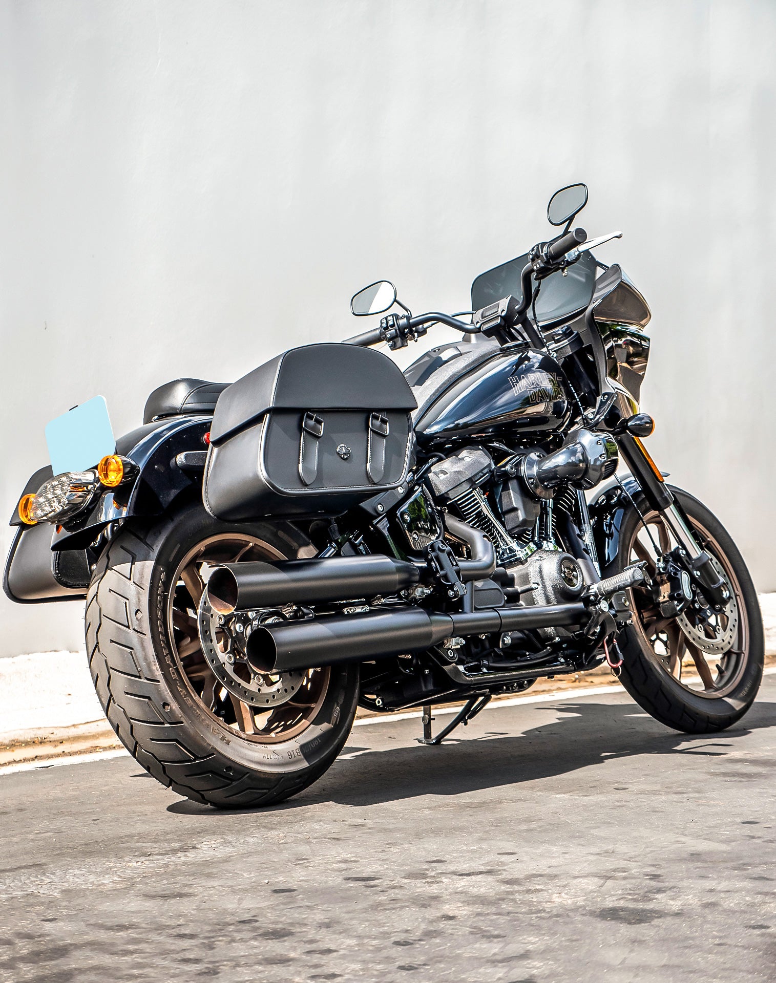 28L - Baelor Medium Quick Mount Motorcycle Saddlebags For Harley Softail Low Rider ST FXLRST v1