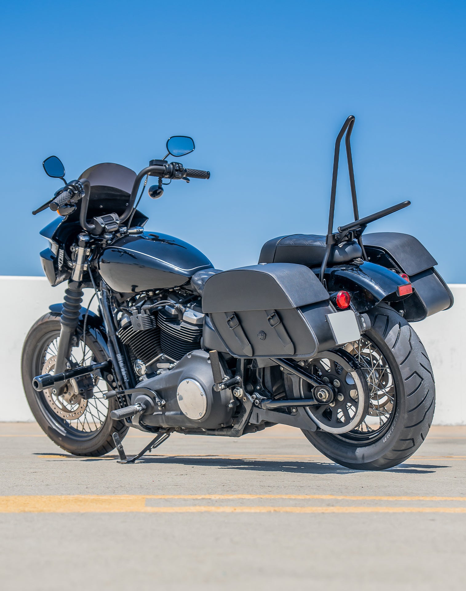 28L - Baelor Medium Quick Mount Motorcycle Saddlebags For Harley Softail Street Bob FXBB/S Lifestyle