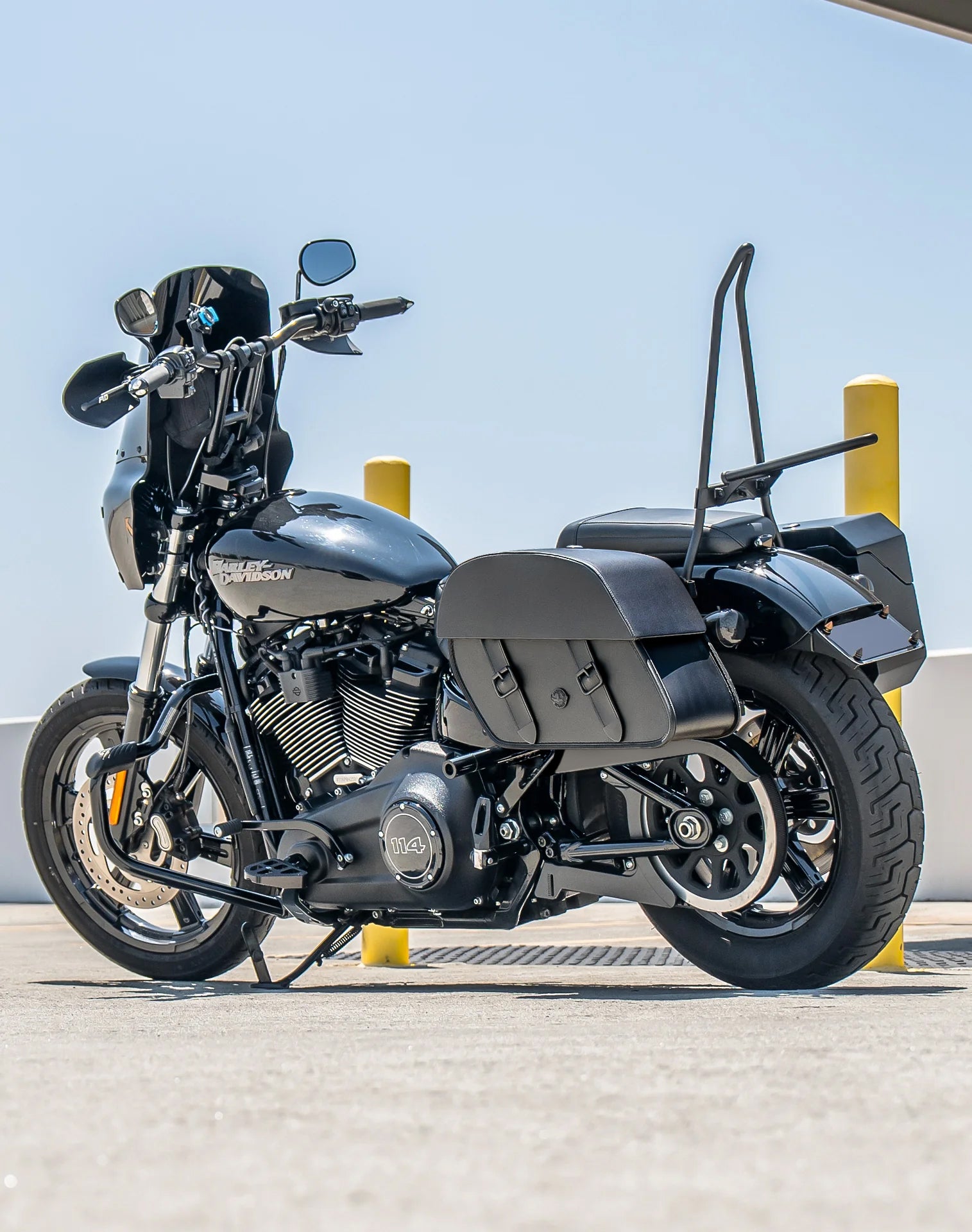 28L - Baelor Medium Quick Mount Motorcycle Saddlebags For Harley Softail Street Bob FXBB v1