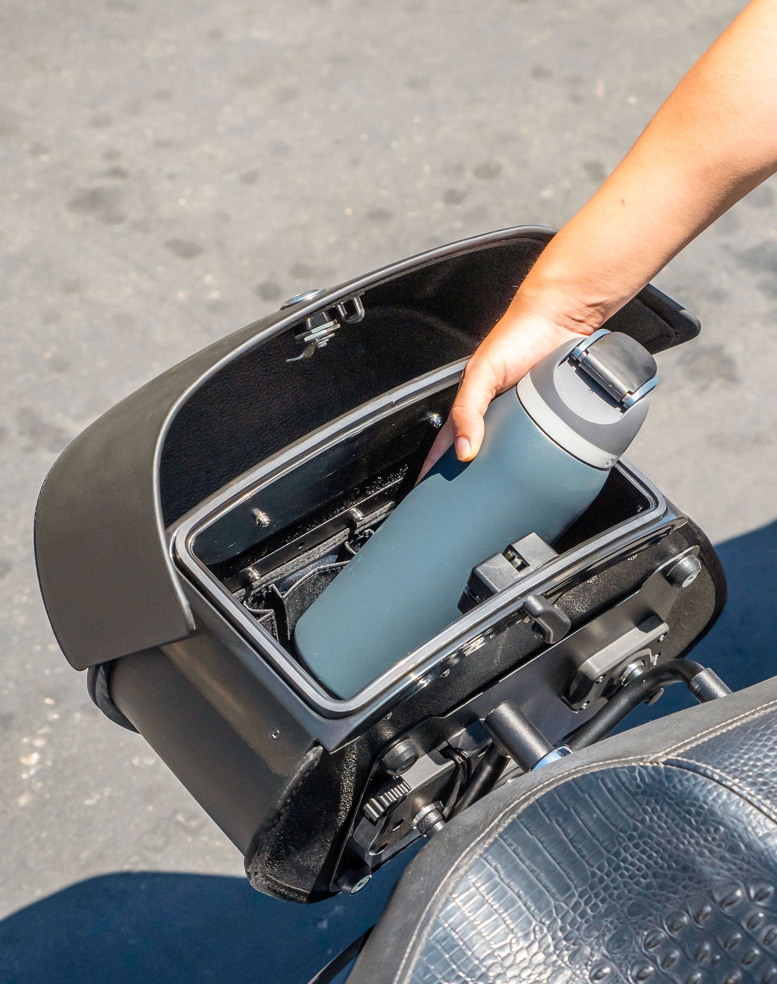 28L - Baelor Medium Quick Mount Motorcycle Saddlebags For Harley Sportster 1200 Custom XL1200C/XLH1200C v4