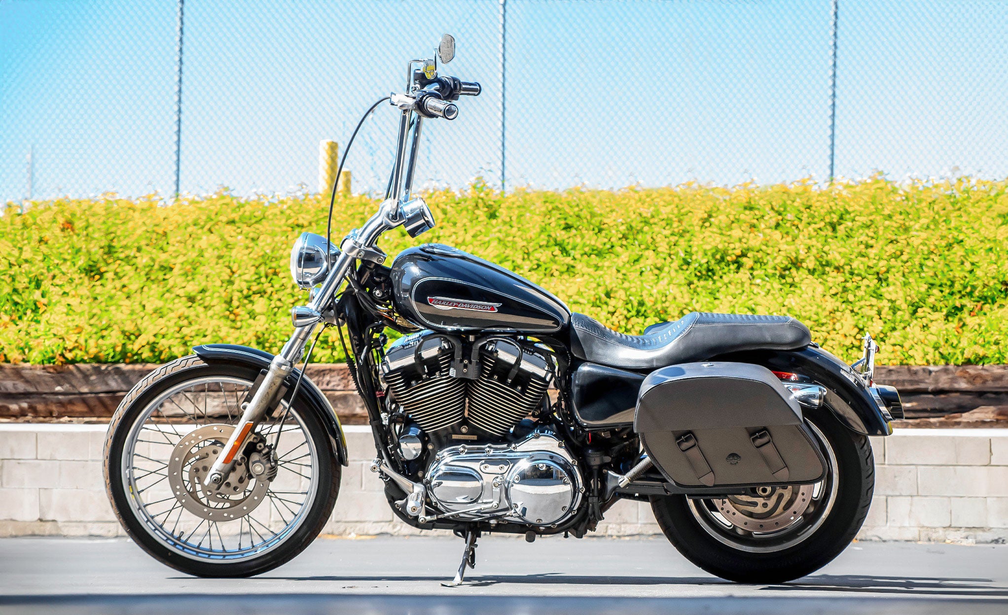 28L - Baelor Medium Quick Mount Motorcycle Saddlebags For Harley Sportster 1200 Custom XL1200C/XLH1200C @expand