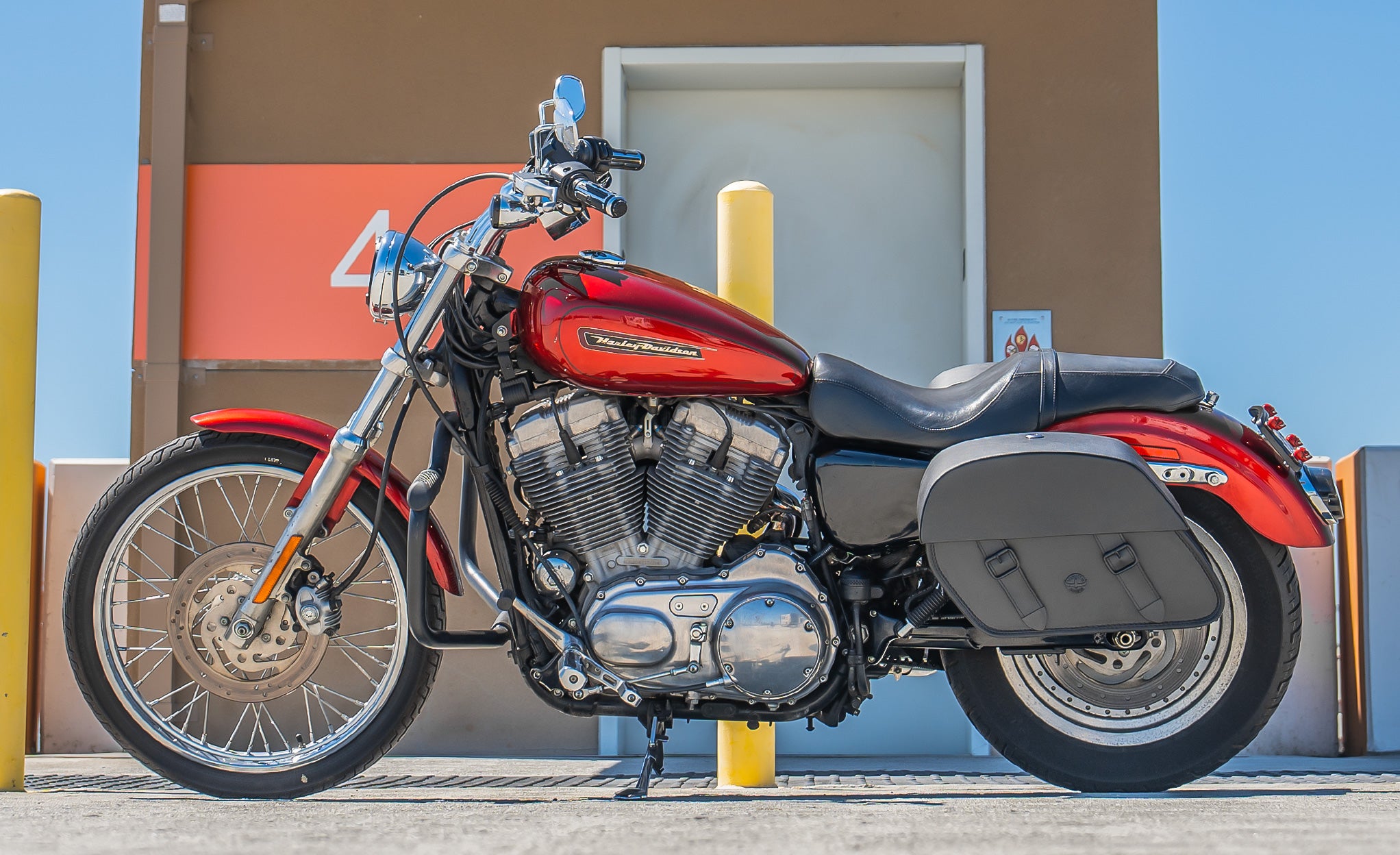 28L - Baelor Medium Quick Mount Motorcycle Saddlebags For Harley Sportster 883 Custom XL883C/XLH883C @expand