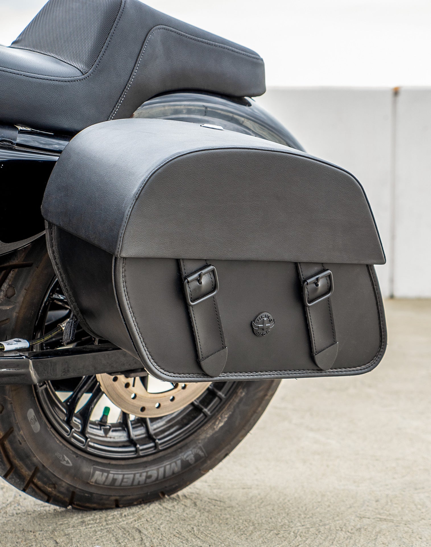 28L - Baelor Medium Quick Mount Motorcycle Saddlebags For Harley Sportster Forty Eight XL1200X/XL1200XS v3