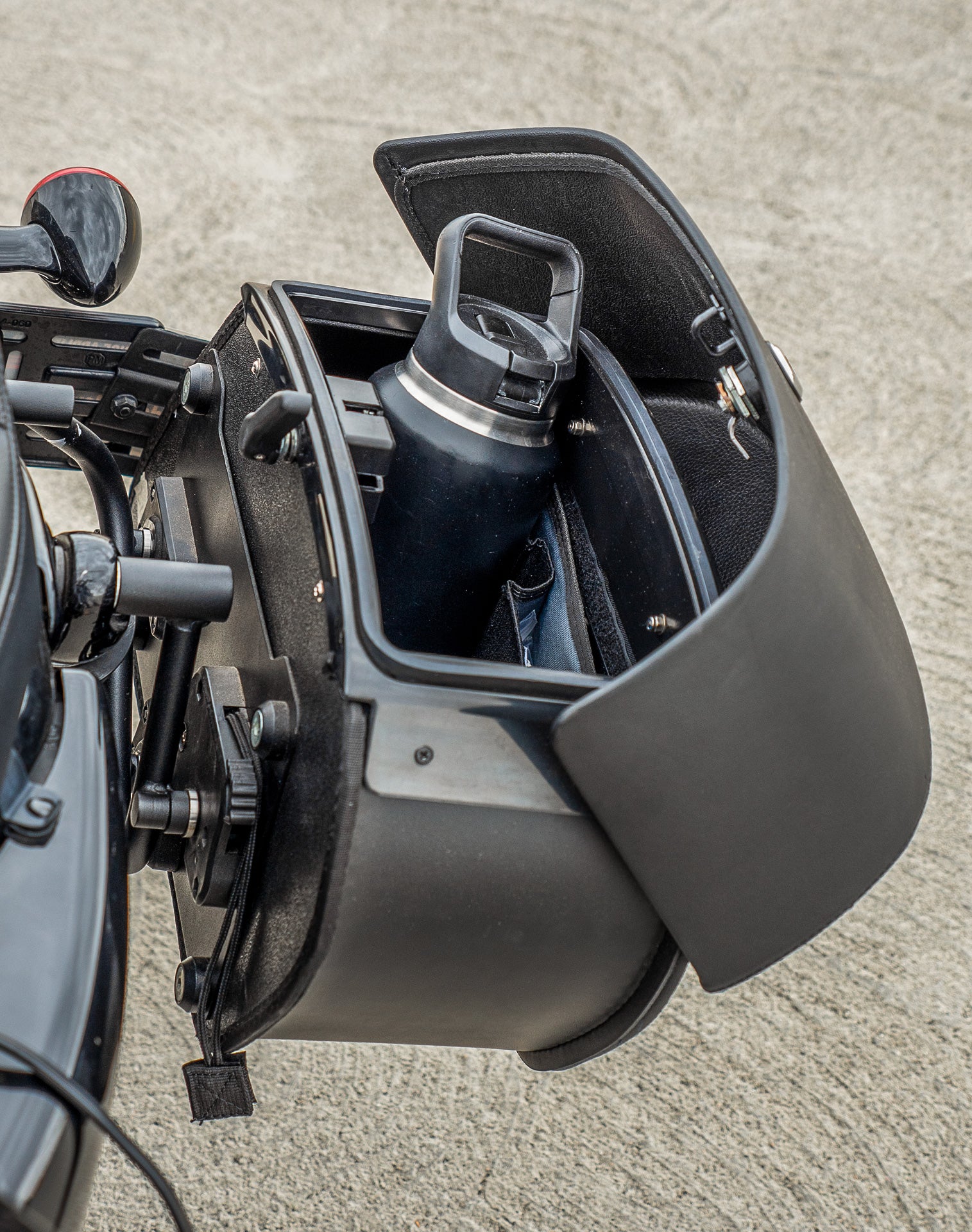 28L - Baelor Medium Quick Mount Motorcycle Saddlebags For Harley Sportster Forty Eight XL1200X/XL1200XS v4