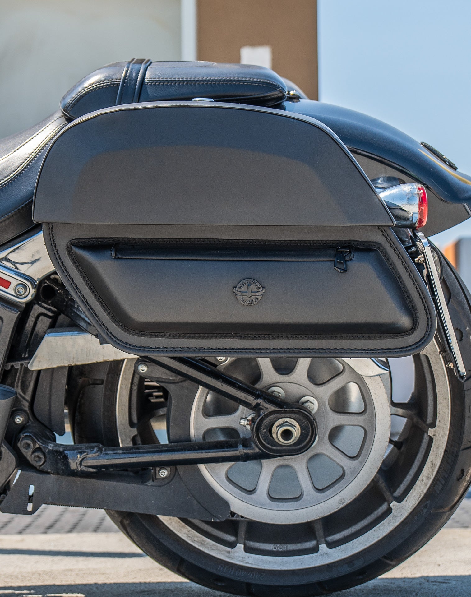 28L - Pantheon Medium Quick Mount Motorcycle Saddlebags For Harley Softail Fat Boy FLFB/S v2