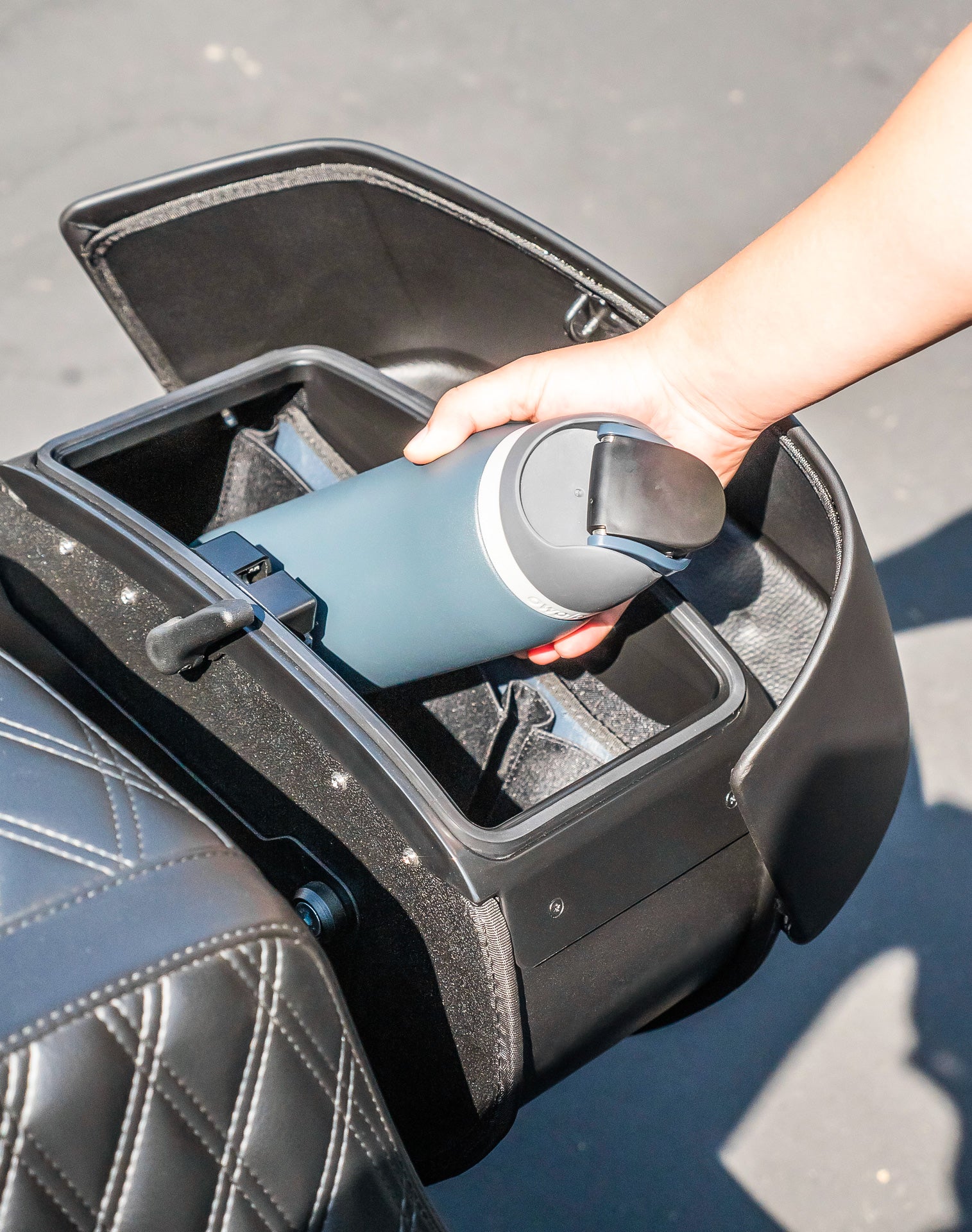 28L - Pantheon Medium Quick-Mount Motorcycle Saddlebags For Harley Softail Low Rider ST FXLRST v4