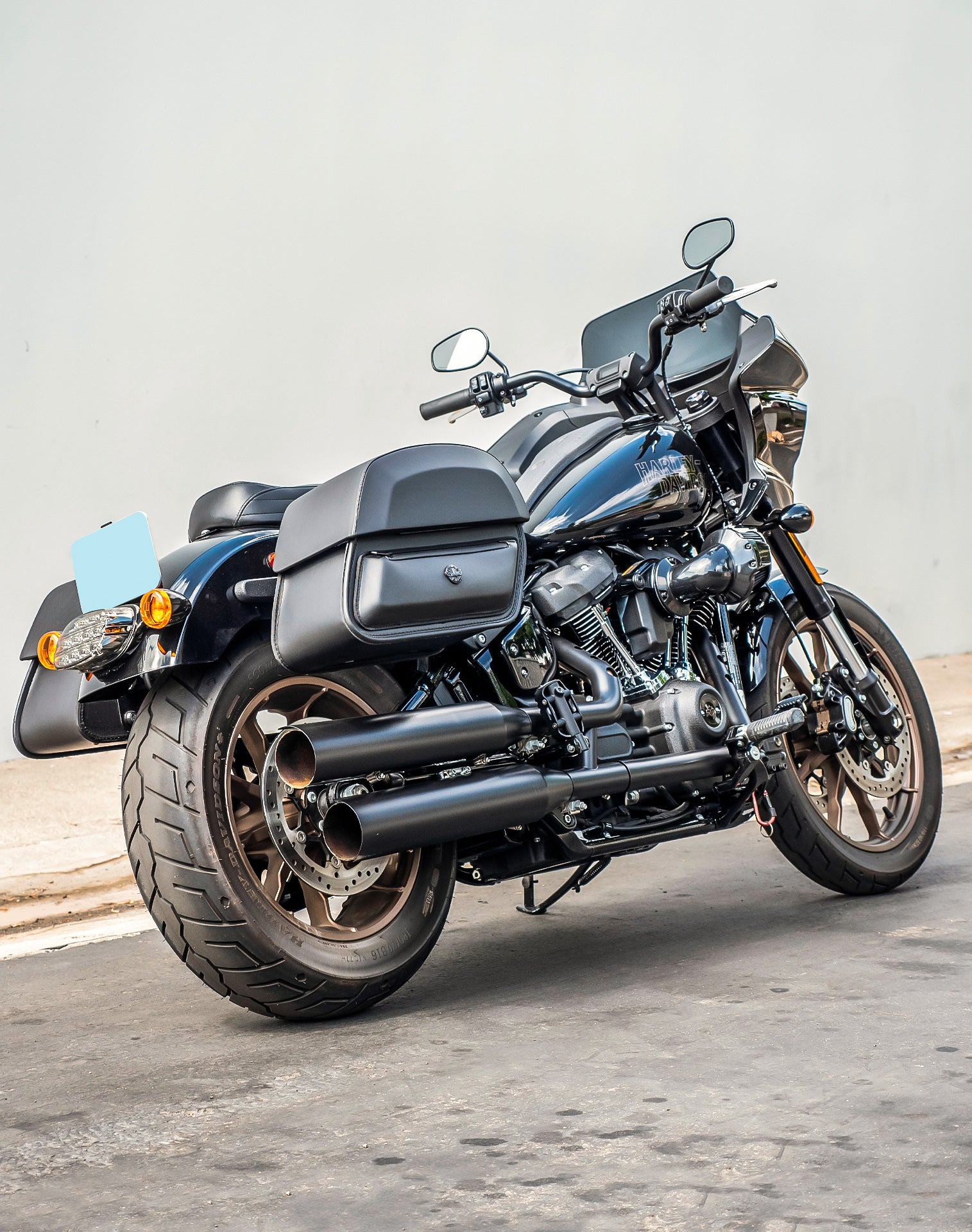 28L - Pantheon Medium Quick-Mount Motorcycle Saddlebags For Harley Softail Low Rider ST FXLRST v1