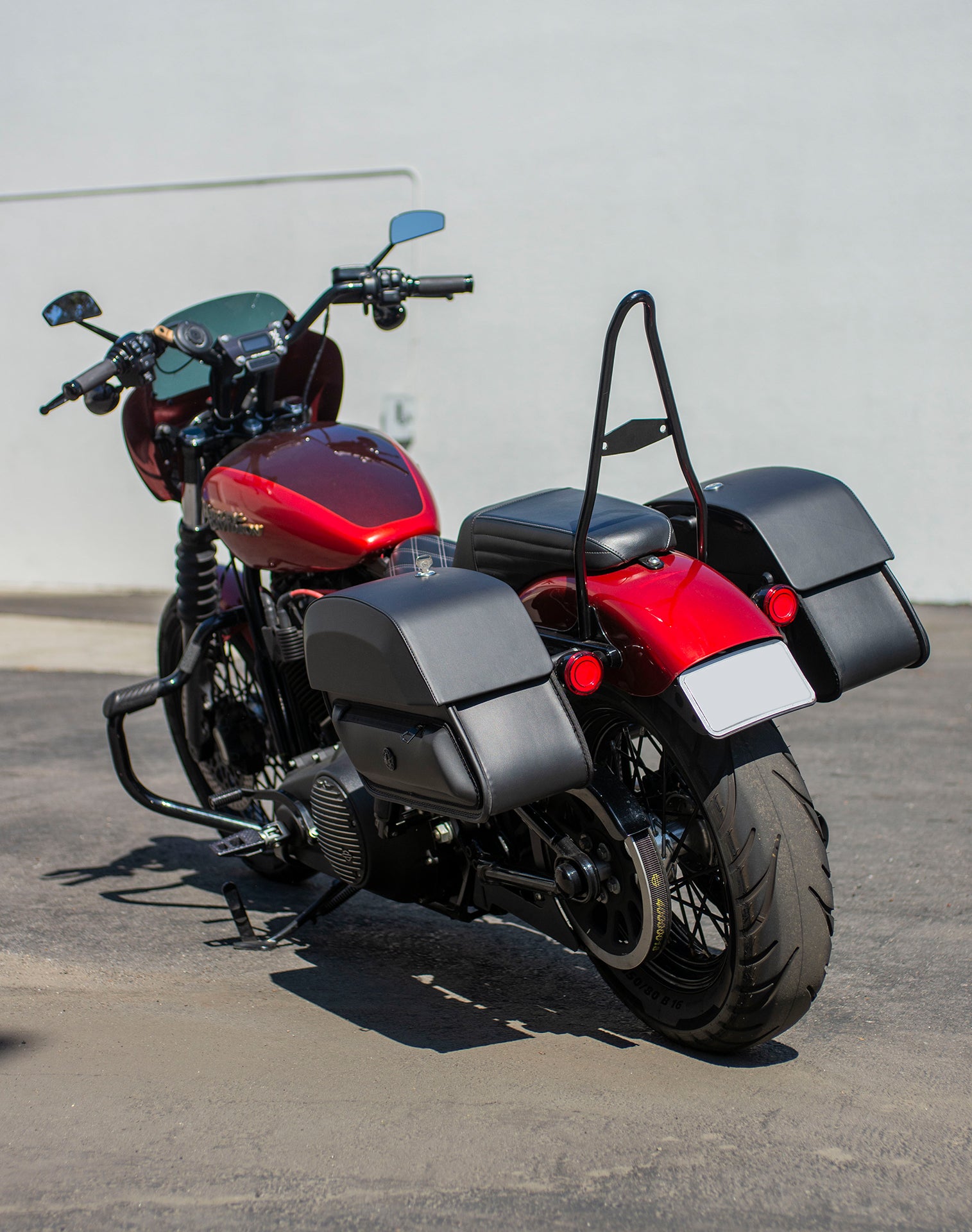 28L - Pantheon Medium Quick-Mount Motorcycle Saddlebags For Harley Softail Sport Glide FLSB Life Style 1