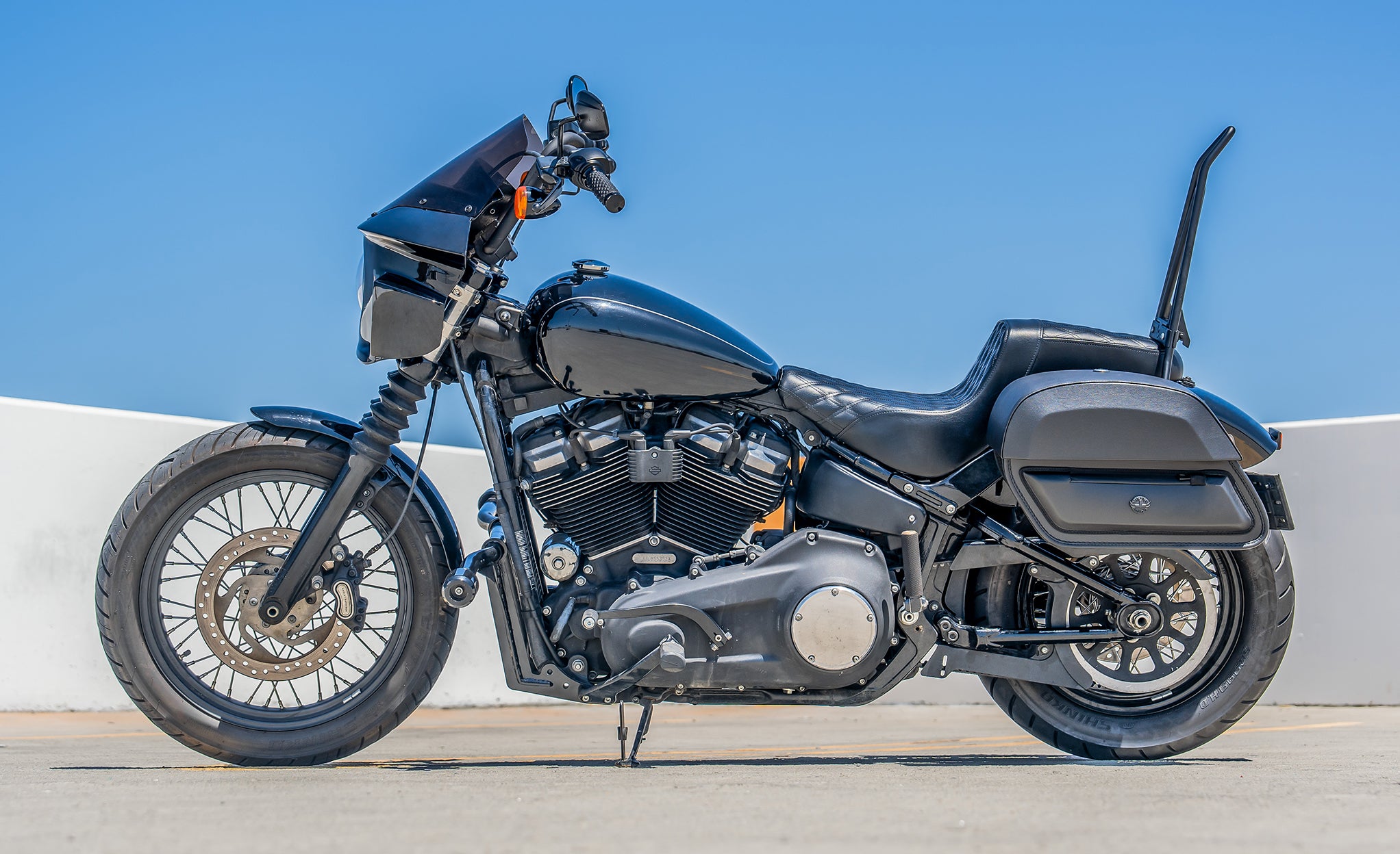28L - Pantheon Medium Quick Mount Motorcycle Saddlebags For Harley Softail Street Bob FXBB/S Lifestyle @expand