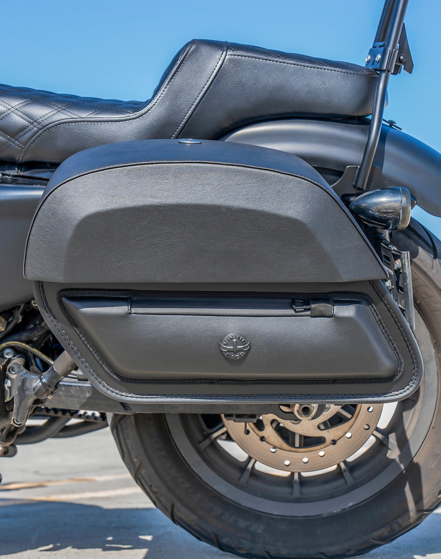 28L - Pantheon Medium Quick Mount Motorcycle Saddlebags For Harley Sportster 883 Iron XL883N Lifestyle