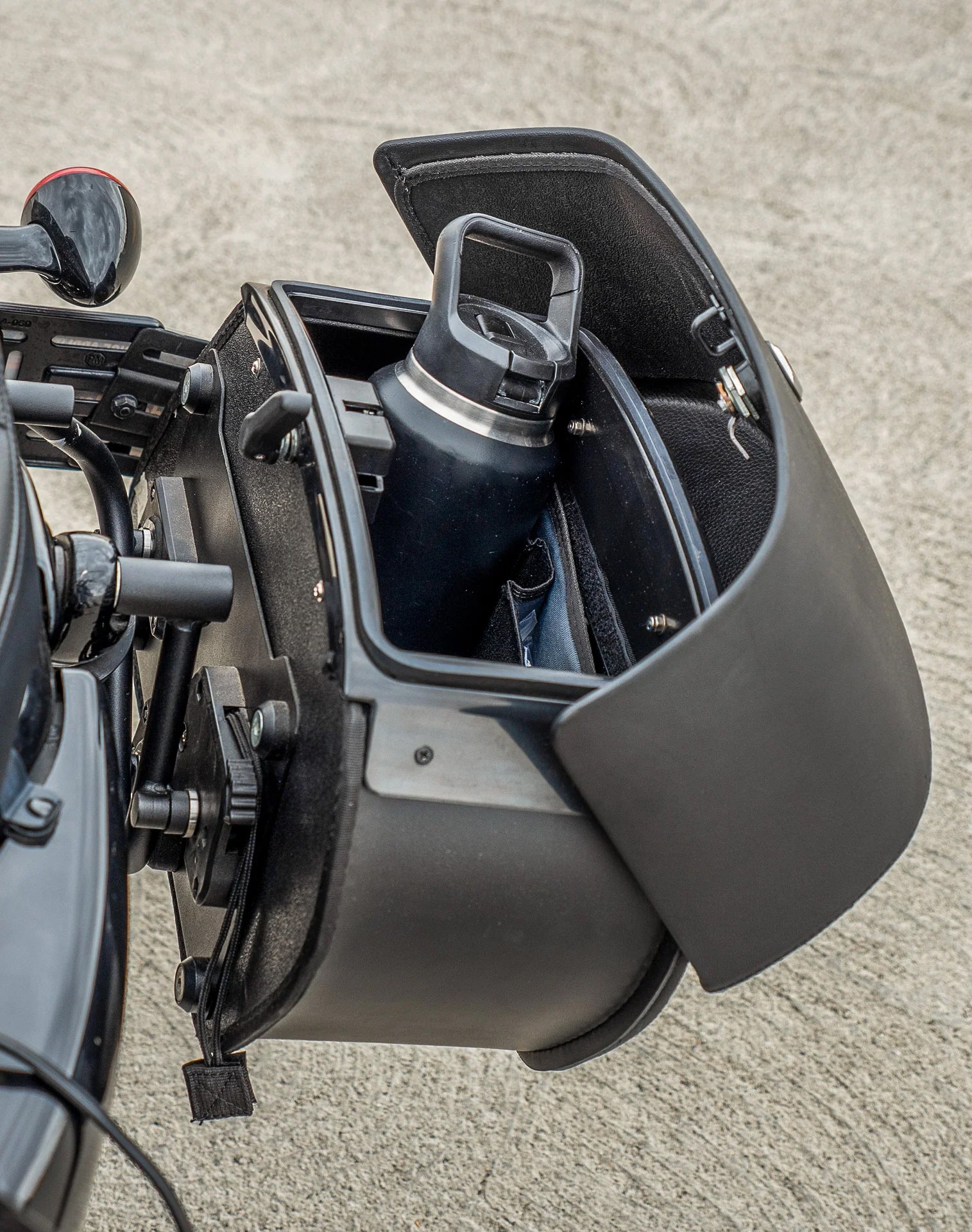 28L - Pantheon Medium Quick-Mount Motorcycle Saddlebags For Harley Sportster Forty Eight XL1200X/XL1200XS v4