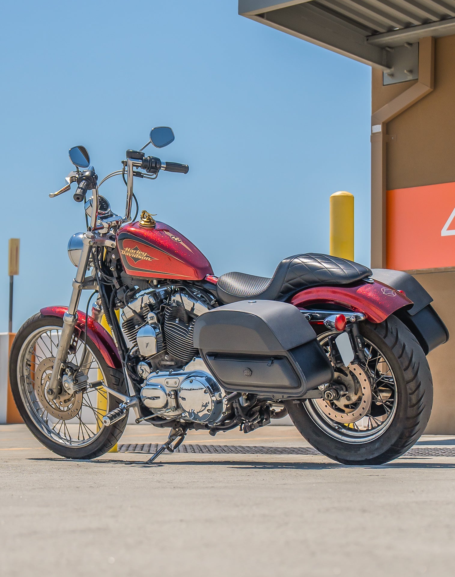 28L - Pantheon Medium Quick Mount Motorcycle Saddlebags For Harley Sportster Seventy Two XL1200V v1