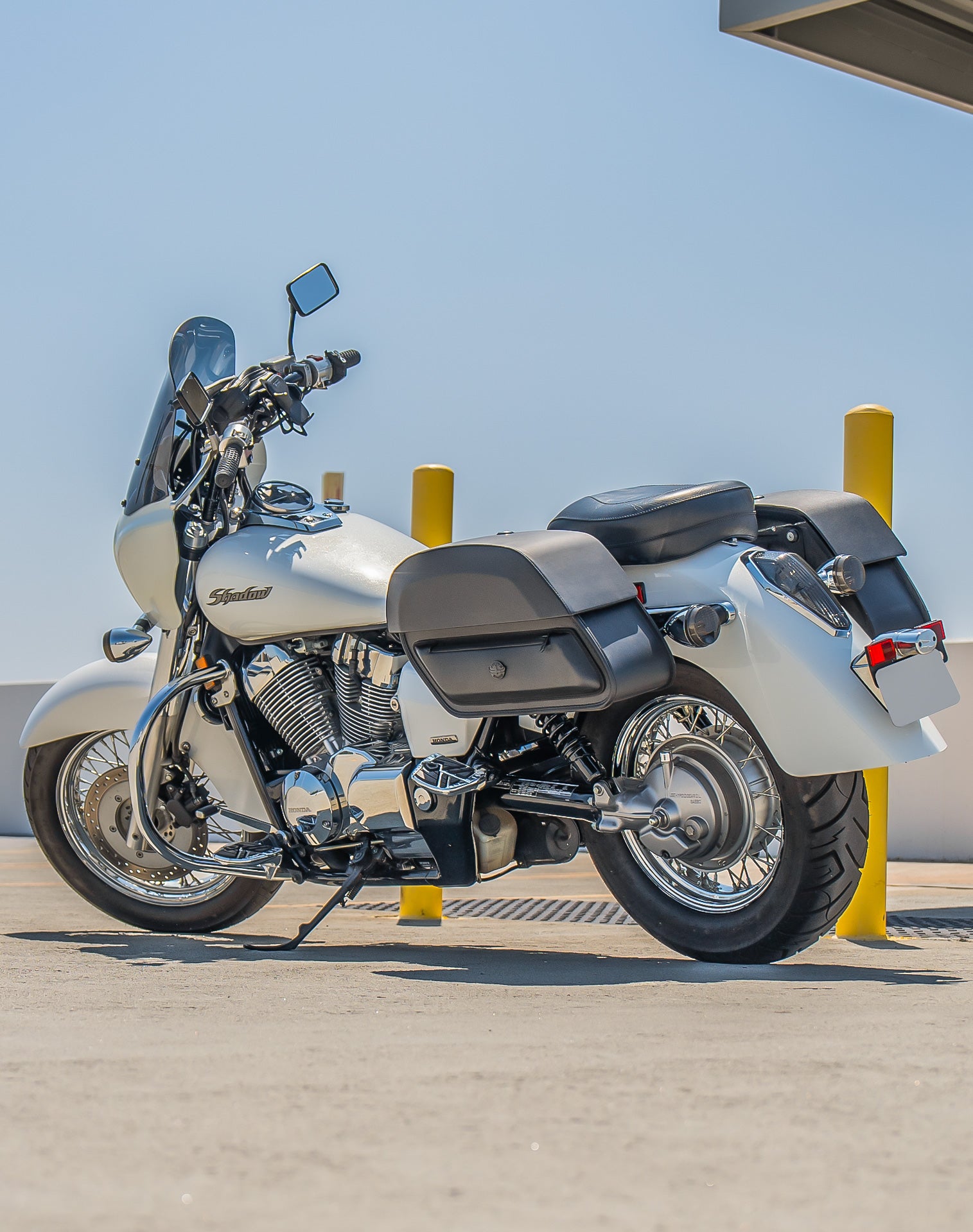 28L - Pantheon Medium Quick-Mount Honda Shadow 750 Aero Motorcycle Saddlebags v1