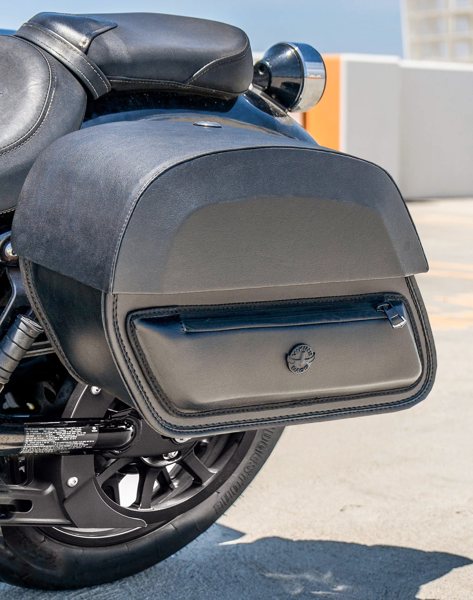 28L - Pantheon Medium Quick-Mount Yamaha Bolt Motorcycle Saddlebags v3