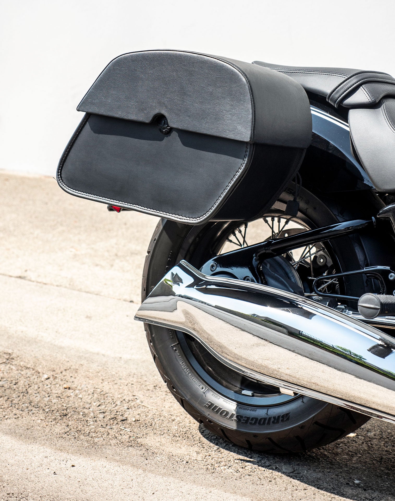 28L - Panzer Medium Quick Mount BMW R18 Leather Saddlebags v2