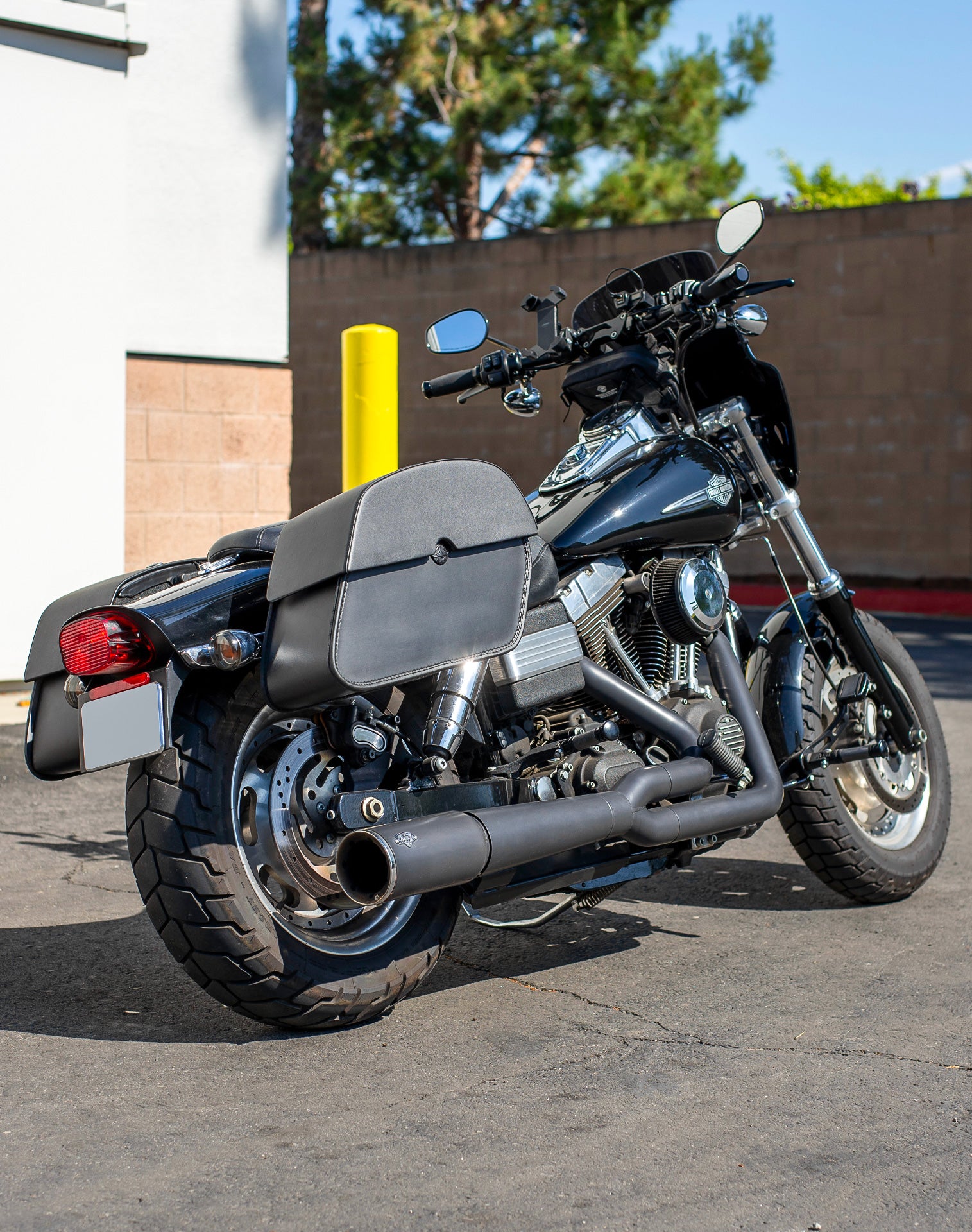 28L - Panzer Medium Quick Mount Leather Saddlebags For Harley Davidson Dyna Fat Bob FXDF/SE v1