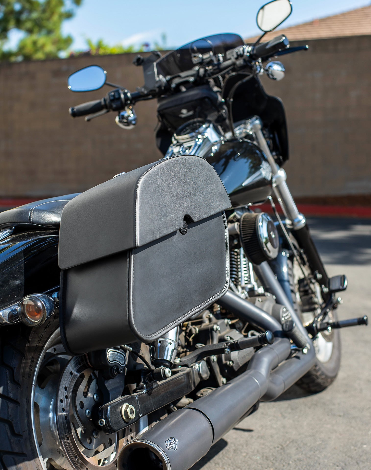 28L - Panzer Medium Quick Mount Leather Saddlebags For Harley Davidson Dyna Fat Bob FXDF/SE v4