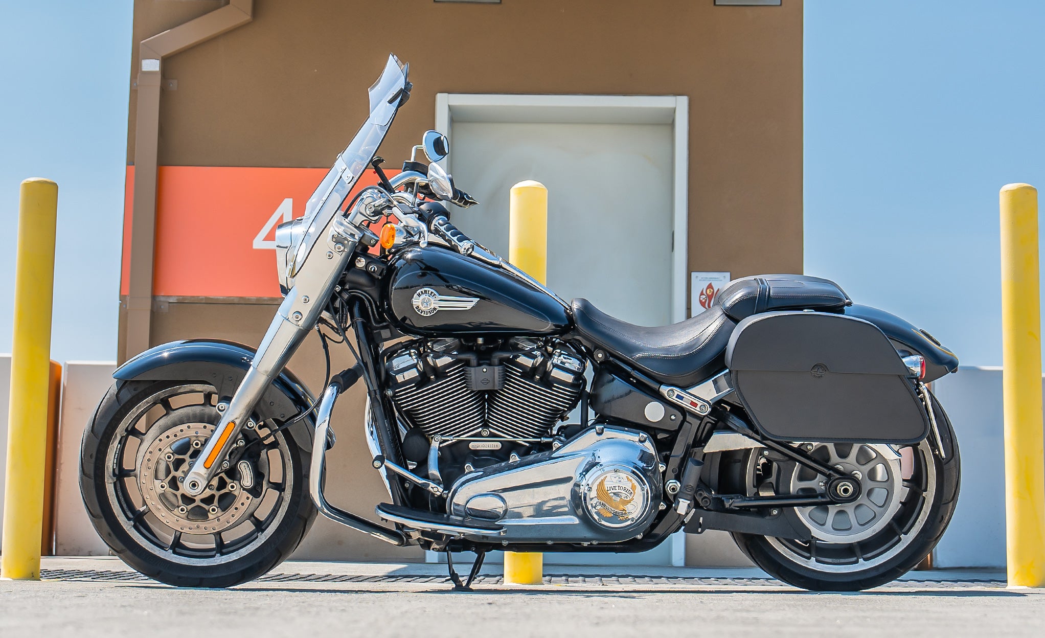 28L - Panzer Medium Quick Mount Leather Saddlebags For Harley Softail Fat Boy FLFB/S @expand