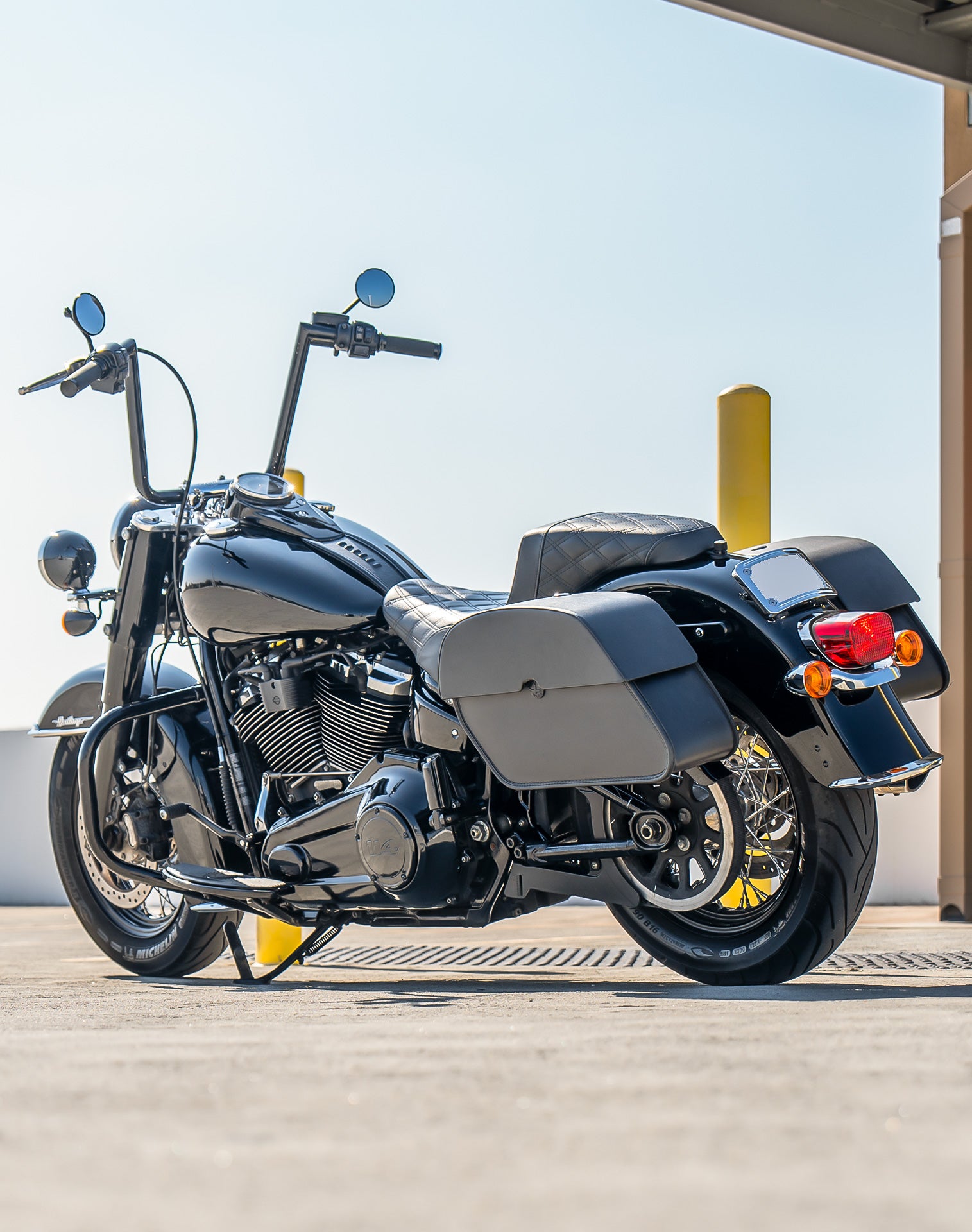 28L - Panzer Medium Quick Mount Leather Saddlebags For Harley Softail Heritage FLHC/S Lifestyle