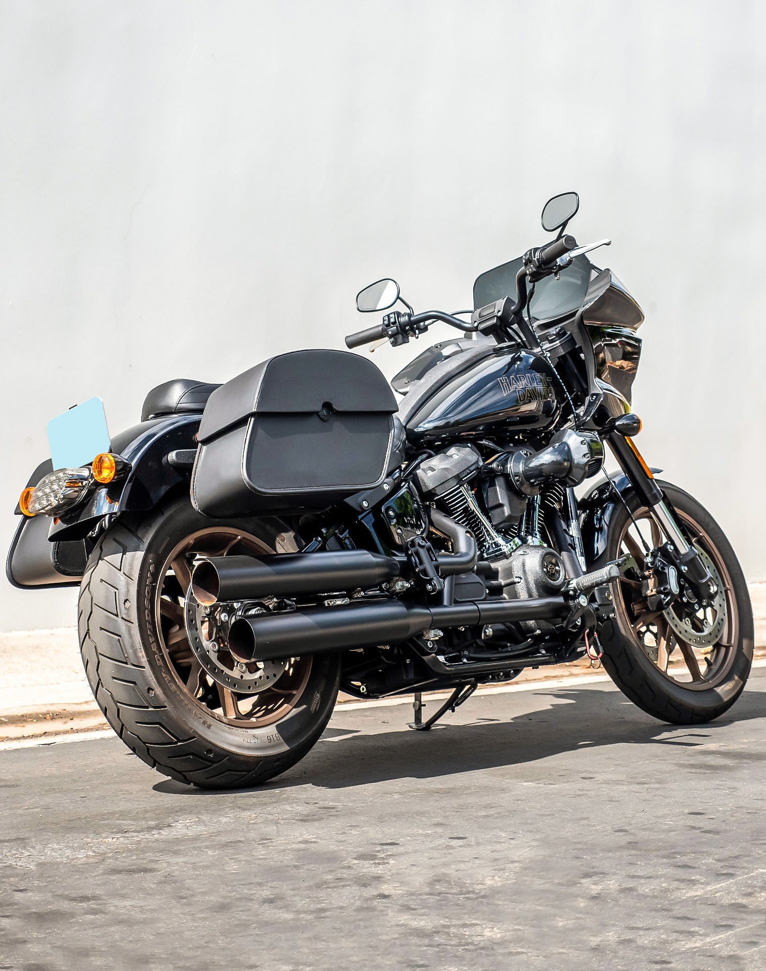 28L - Panzer Medium Quick Mount Leather Saddlebags For Harley Softail Low Rider ST FXLRST v1