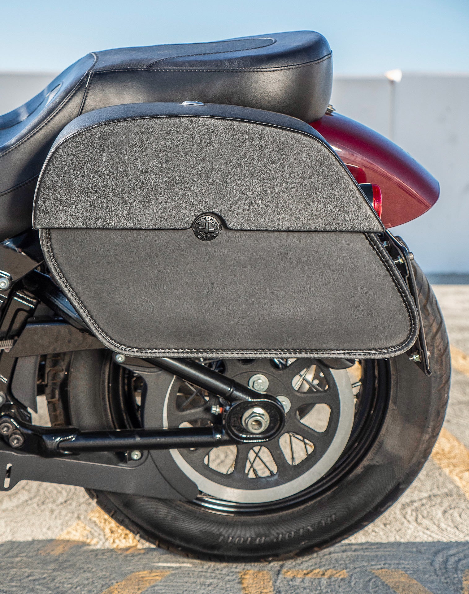 28L - Panzer Medium Quick Mount Leather Saddlebags For Harley Softail Slim FLSL v2