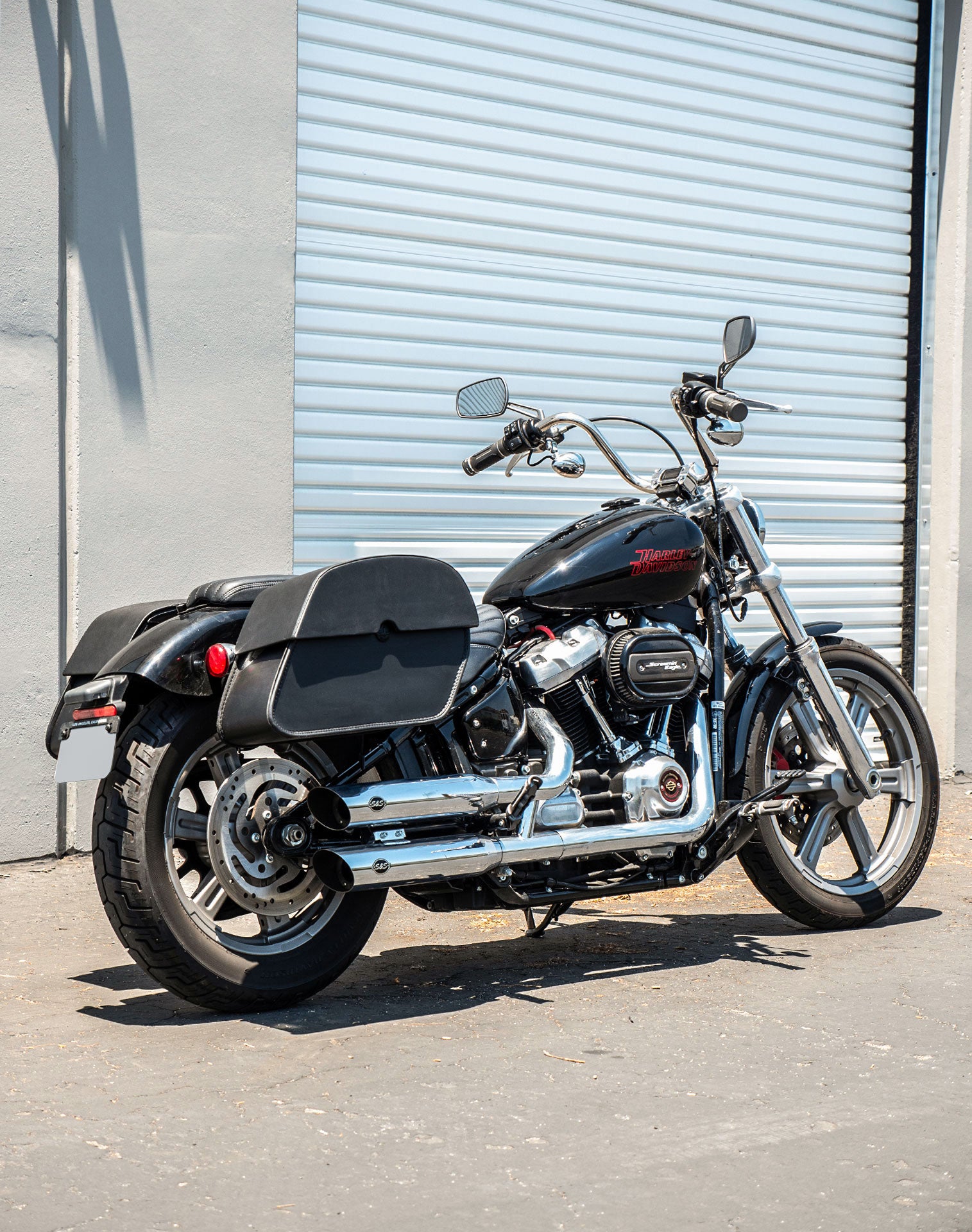 28L - Panzer Medium Quick Mount Leather Saddlebags For Harley Softail Standard FXST Vertical 1