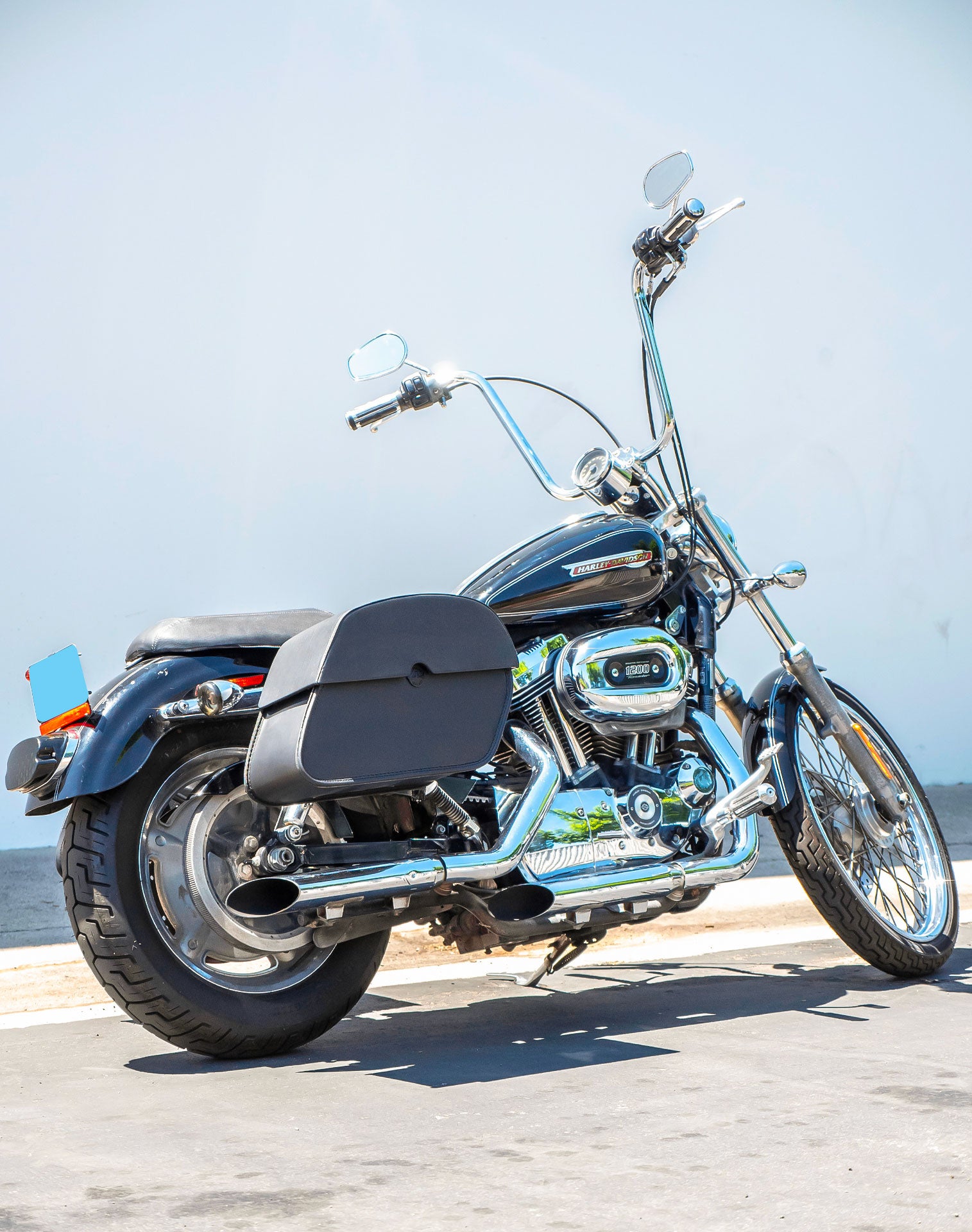 28L - Panzer Medium Quick Mount Leather Saddlebags For Harley Sportster 1200 Custom XL1200C/XLH1200C v1