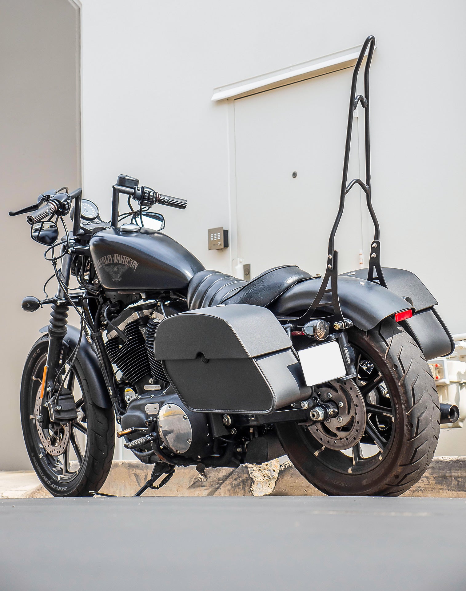 28L - Panzer Medium Quick Mount Leather Saddlebags For Harley Sportster 883 Iron XL883N v1