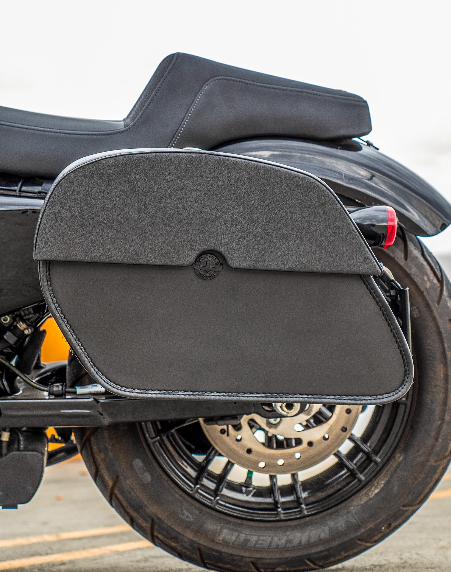 28L - Panzer Medium Quick Mount Leather Saddlebags For Harley Sportster Forty Eight XL1200X/XL1200XS v2