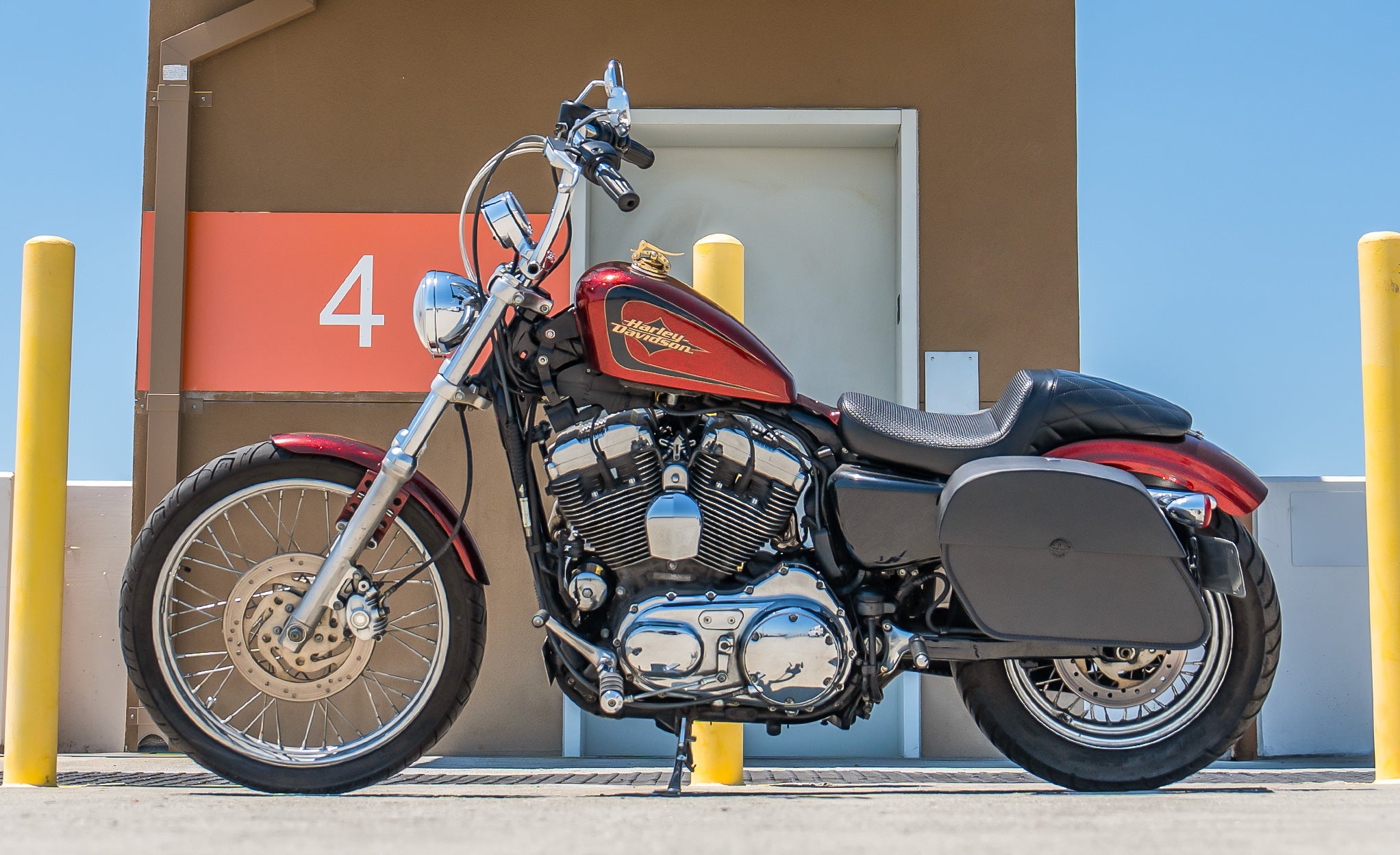 28L - Panzer Medium Quick Mount Leather Saddlebags For Harley Sportster Seventy Two XL1200V @expand