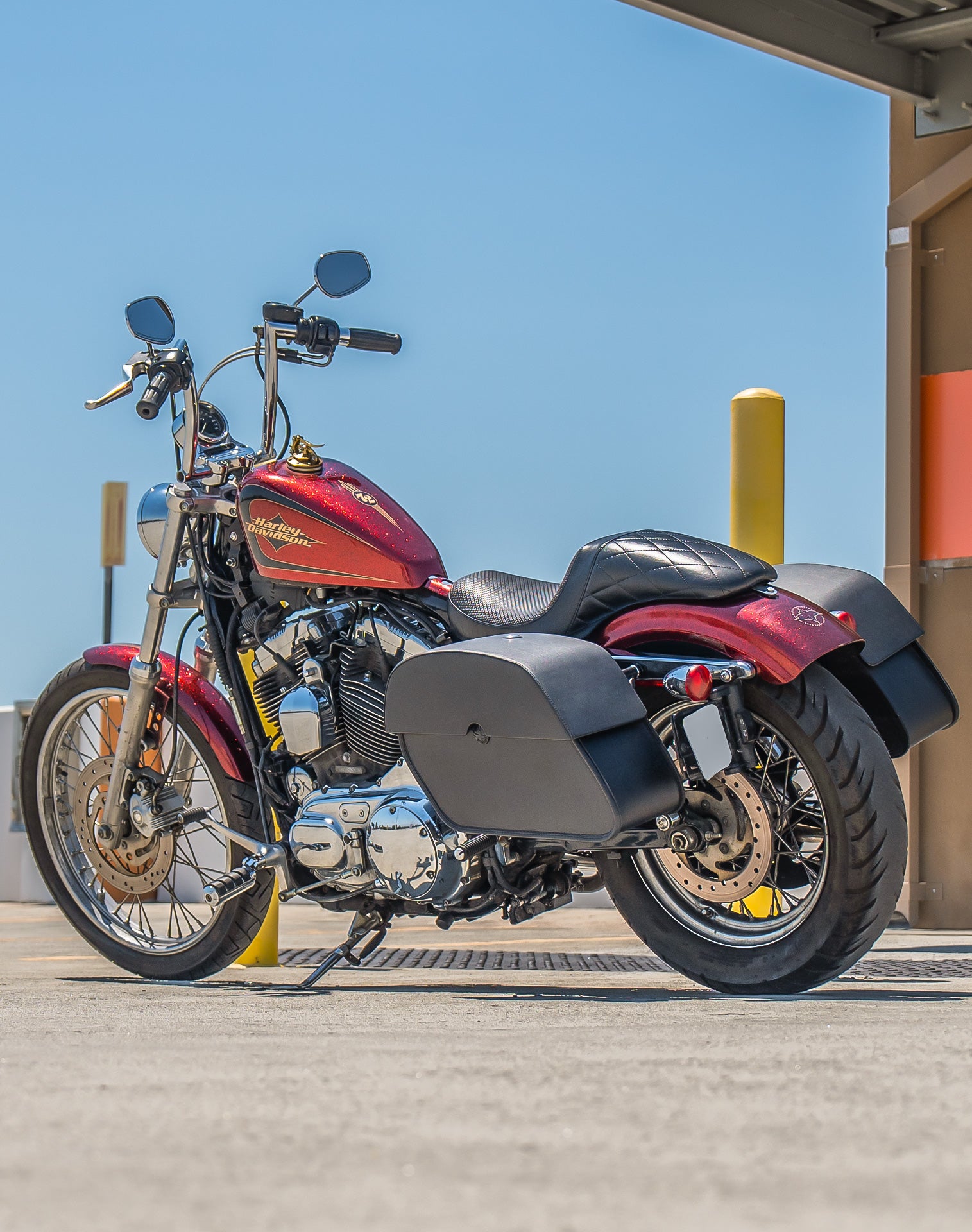 28L - Panzer Medium Quick Mount Leather Saddlebags For Harley Sportster Seventy Two XL1200V v1