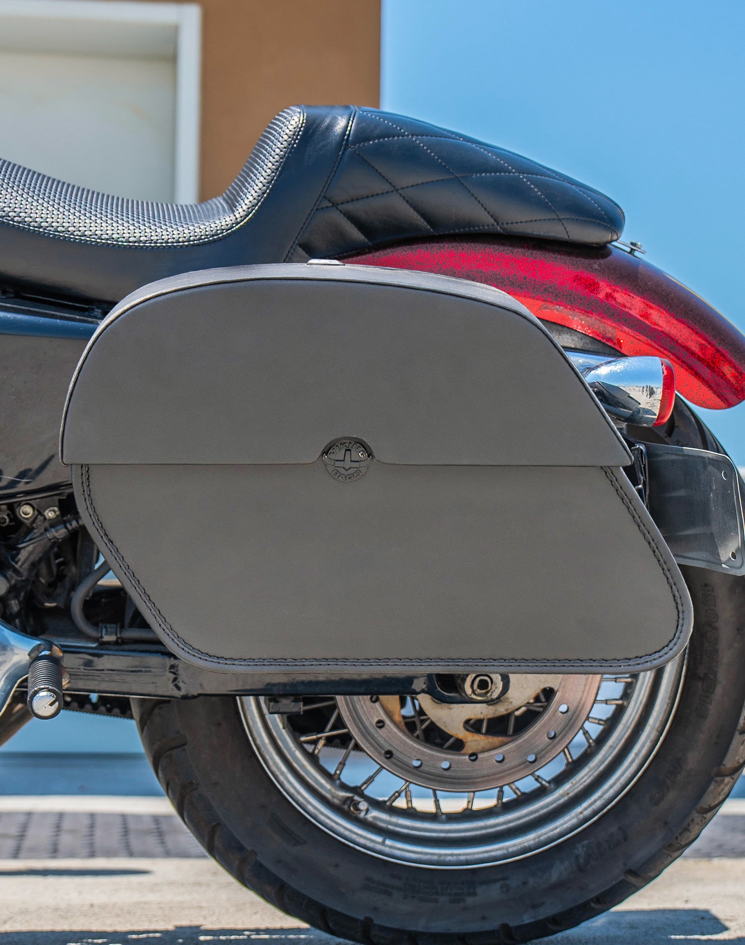 28L - Panzer Medium Quick Mount Leather Saddlebags For Harley Sportster Seventy Two XL1200V v2