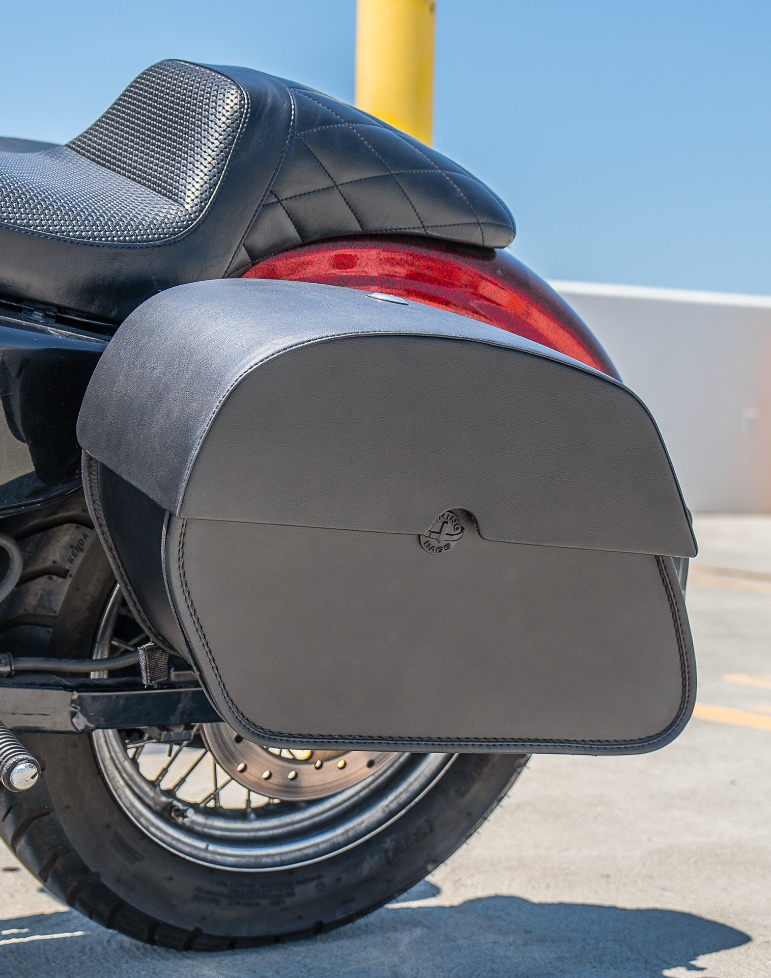 28L - Panzer Medium Quick Mount Leather Saddlebags For Harley Sportster Seventy Two XL1200V v3