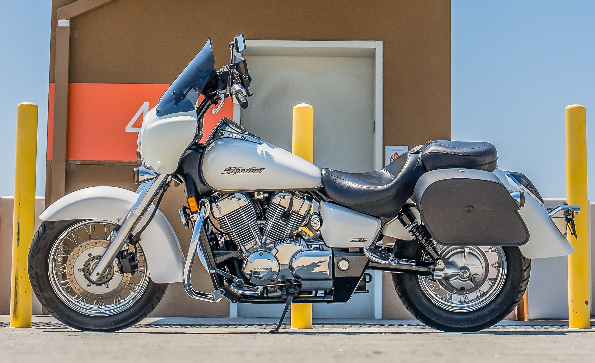 28L - Panzer Medium Quick Mount Honda Shadow 750 Aero Leather Saddlebags @expand