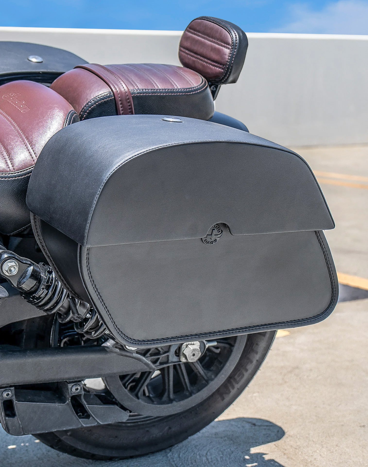 28L - Panzer Medium Quick Mount Indian Scout Bobber Twenty Leather Saddlebags Lifestyle